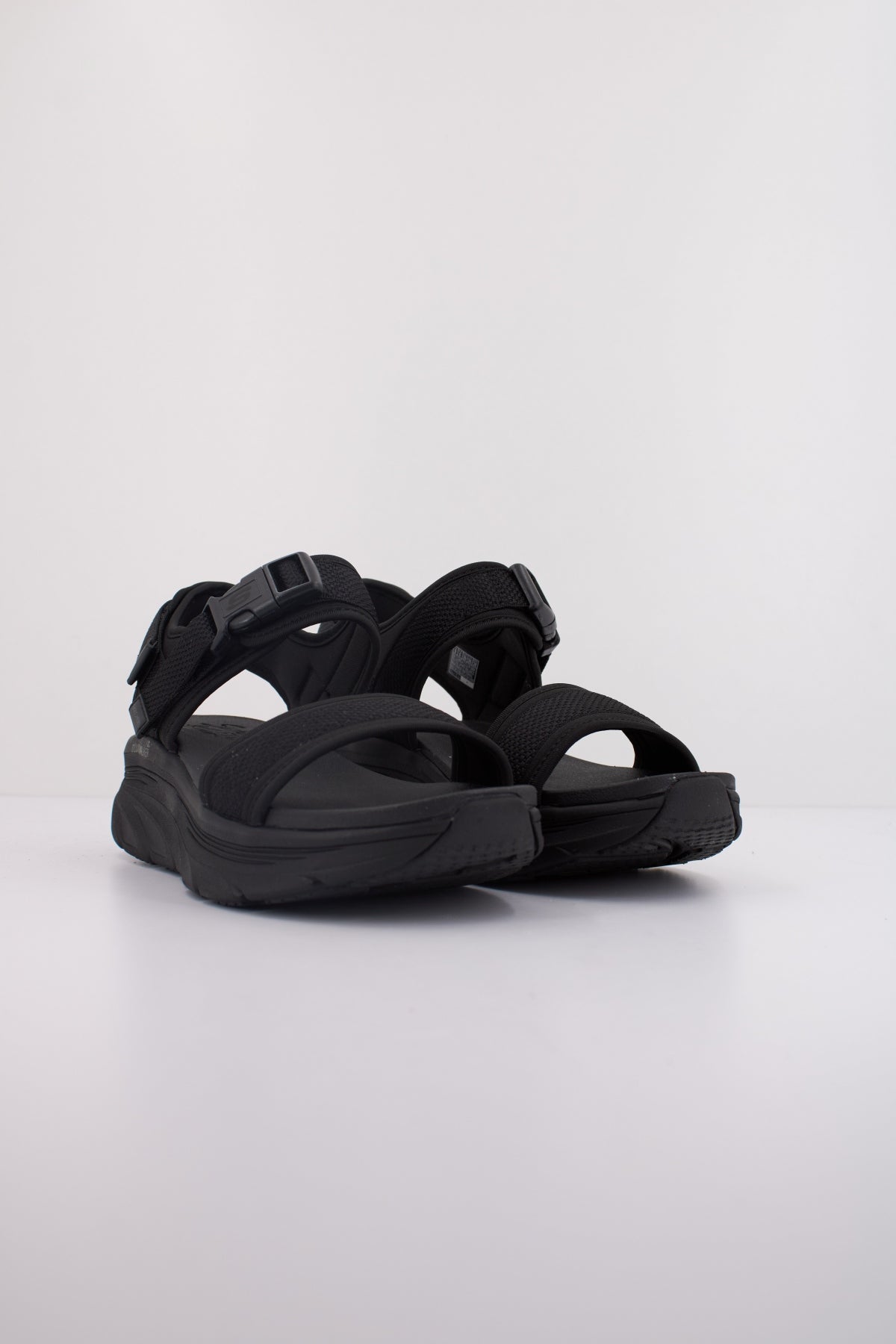 SKECHERS D'LUX WALKER en color NEGRO  (2)