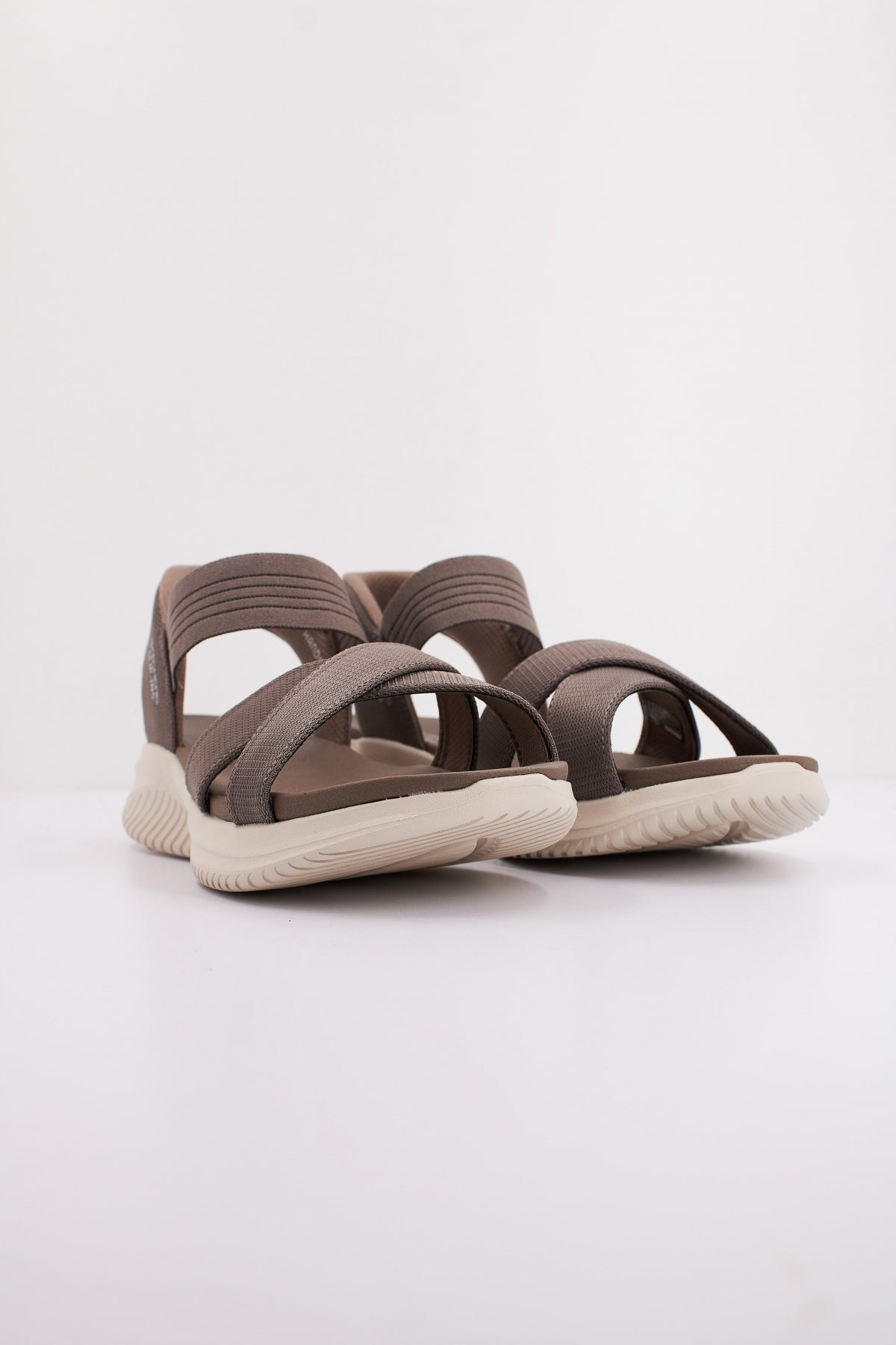 SKECHERS  ULTRA FLEX . SANDAL NEV  en color GRIS  (2)