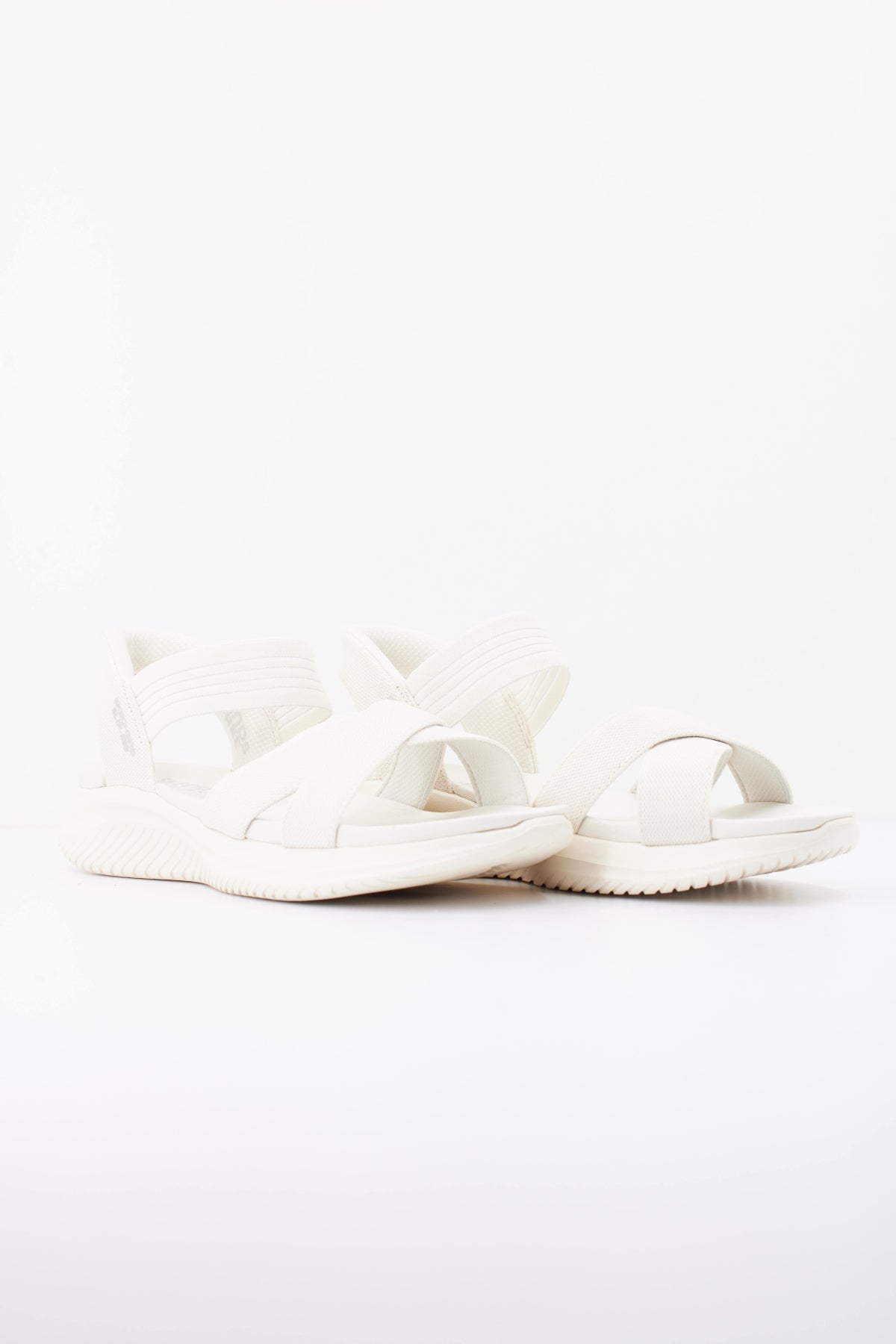SKECHERS  ULTRA FLEX . SANDAL NEV  en color BLANCO  (2)