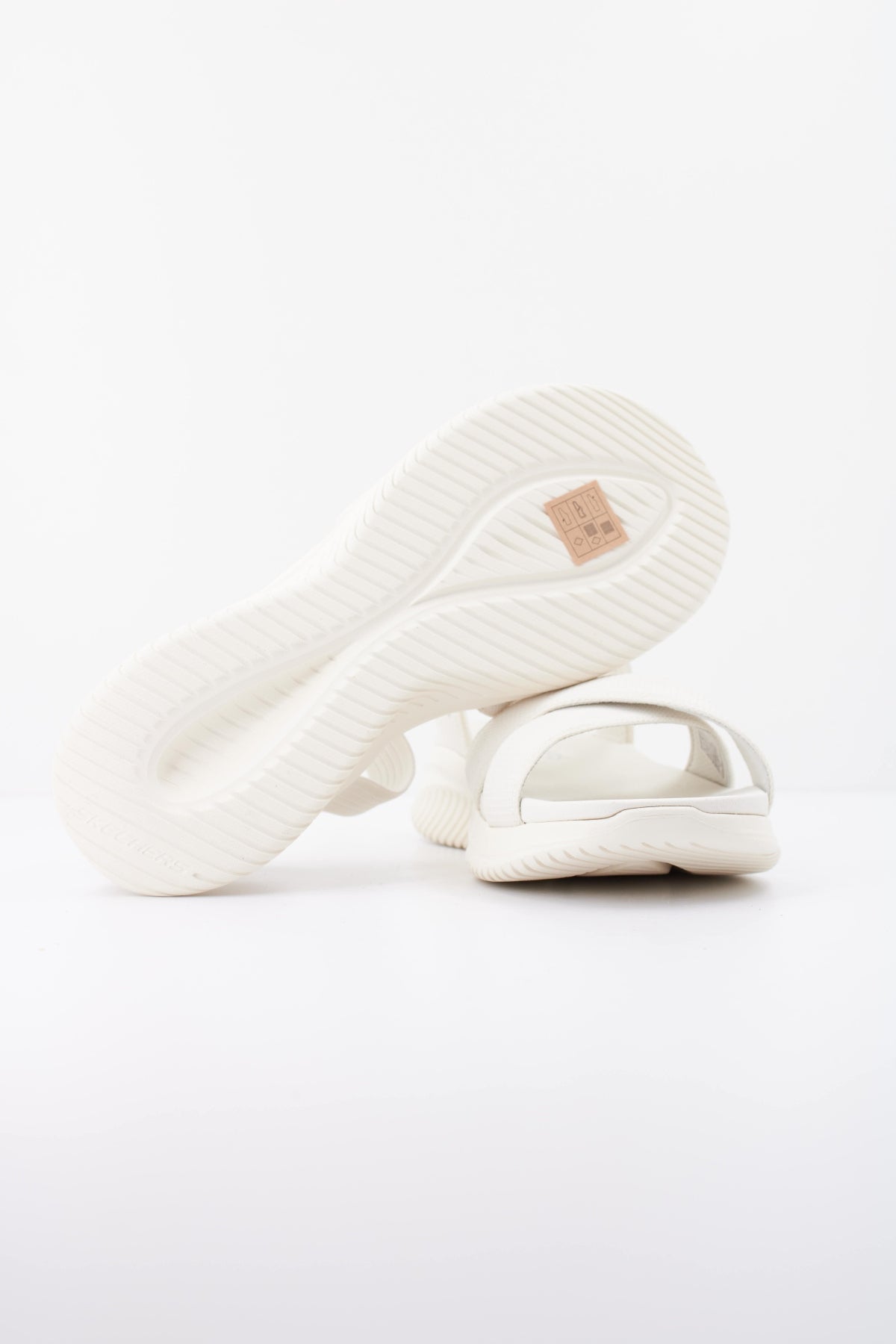 SKECHERS  ULTRA FLEX . SANDAL NEV  en color BLANCO  (5)