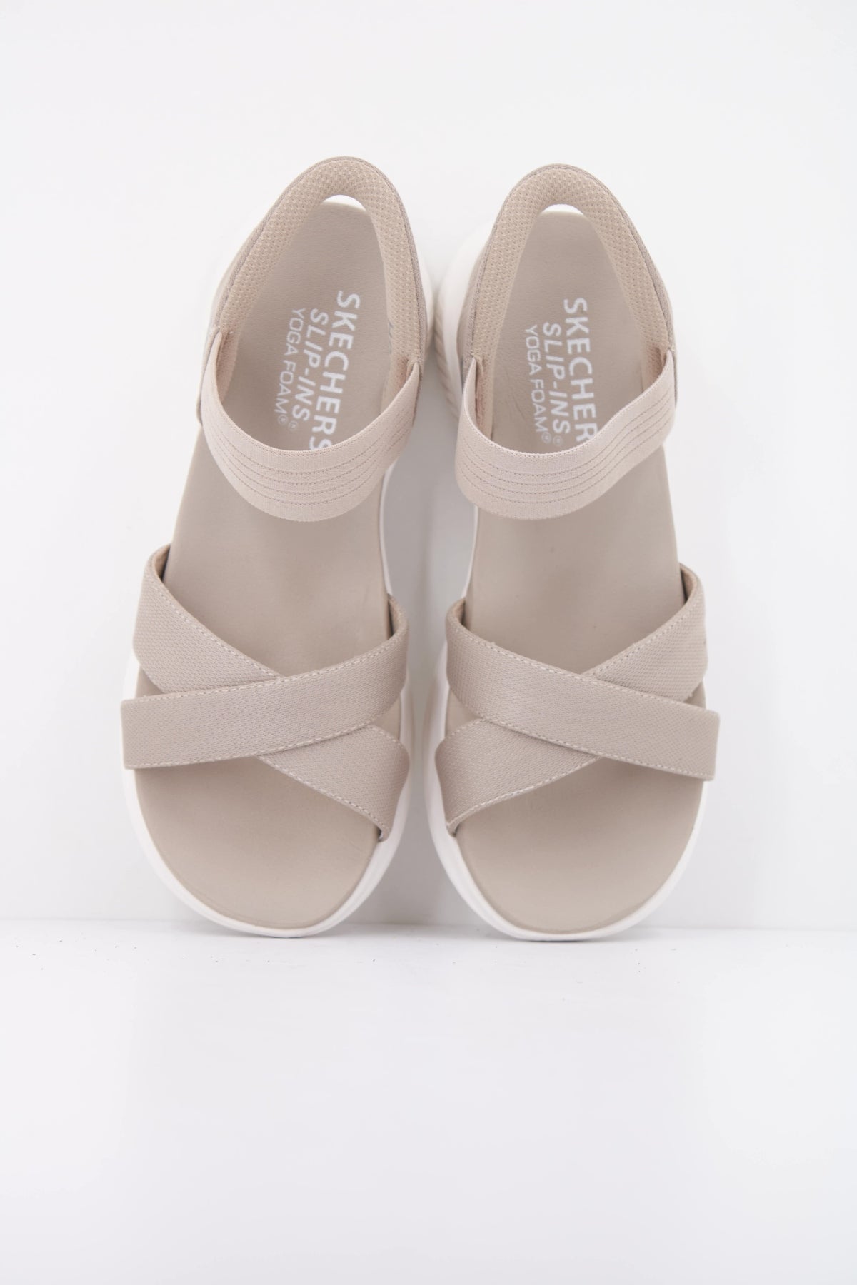 SKECHERS  ULTRA FLEX . SANDAL NEV  en color GRIS  (3)