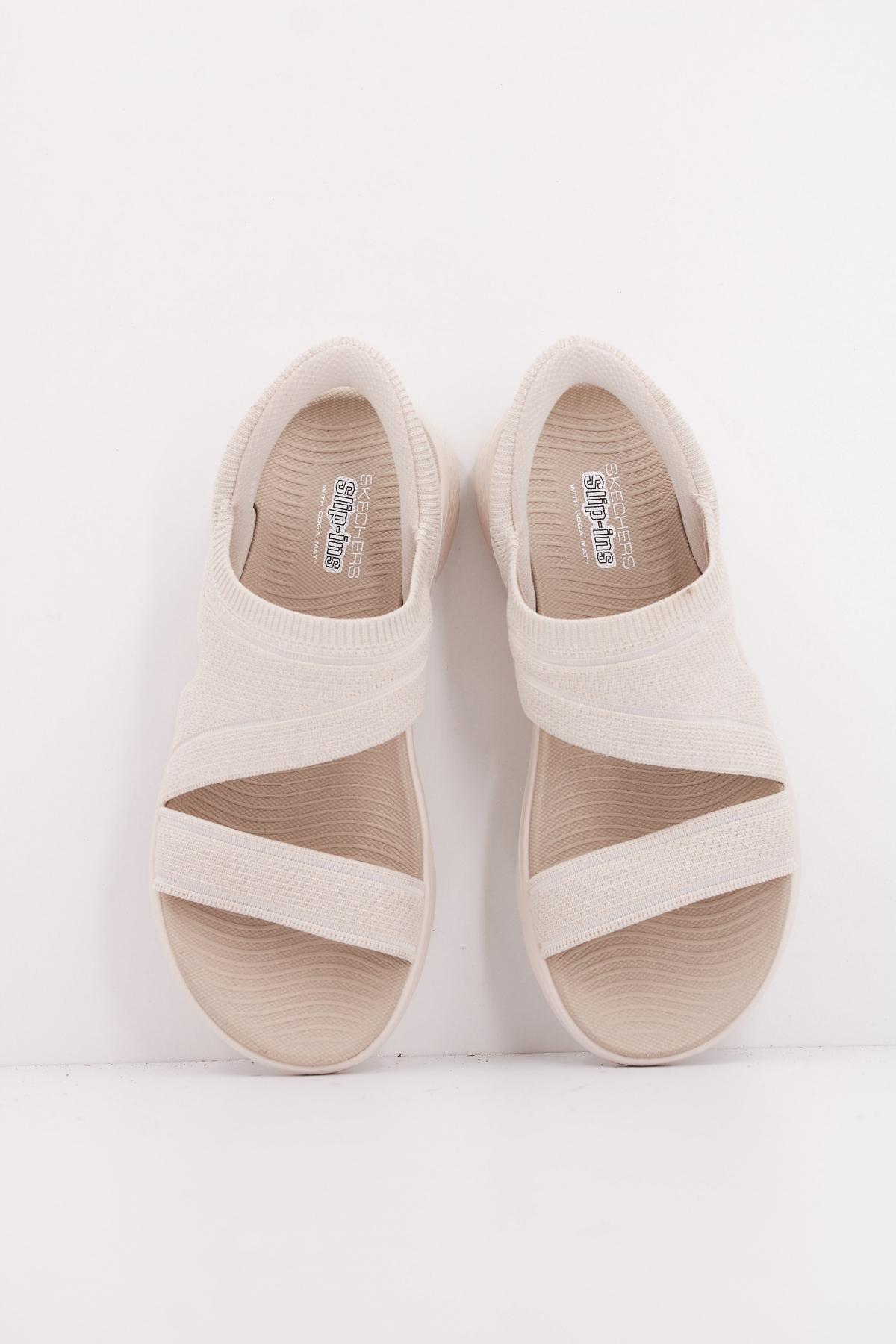 SKECHERS SLIP-INS  GO WALK FLEX en color BEIS  (3)