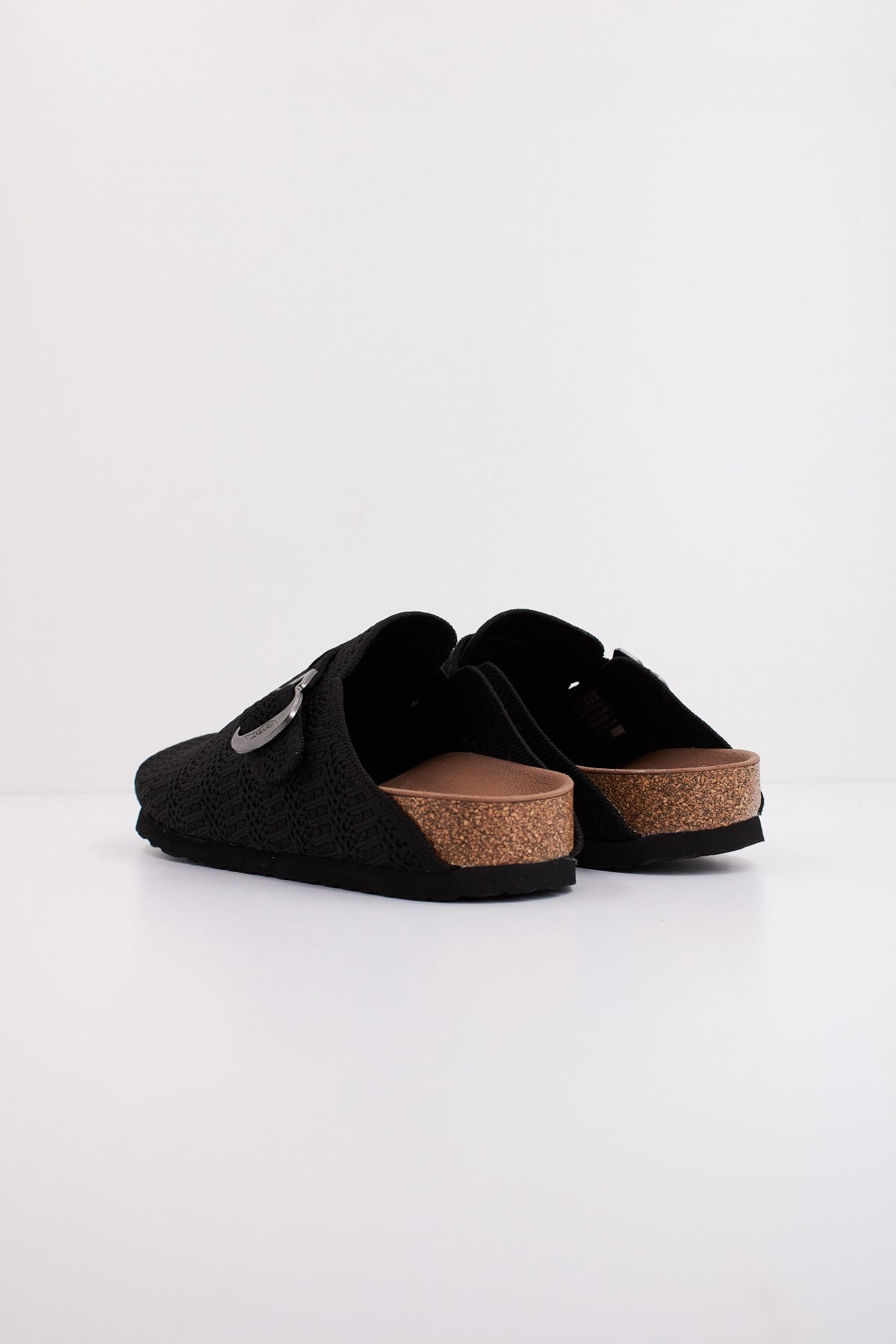 SKECHERS ARCH FIT GRANOLA en color NEGRO  (4)