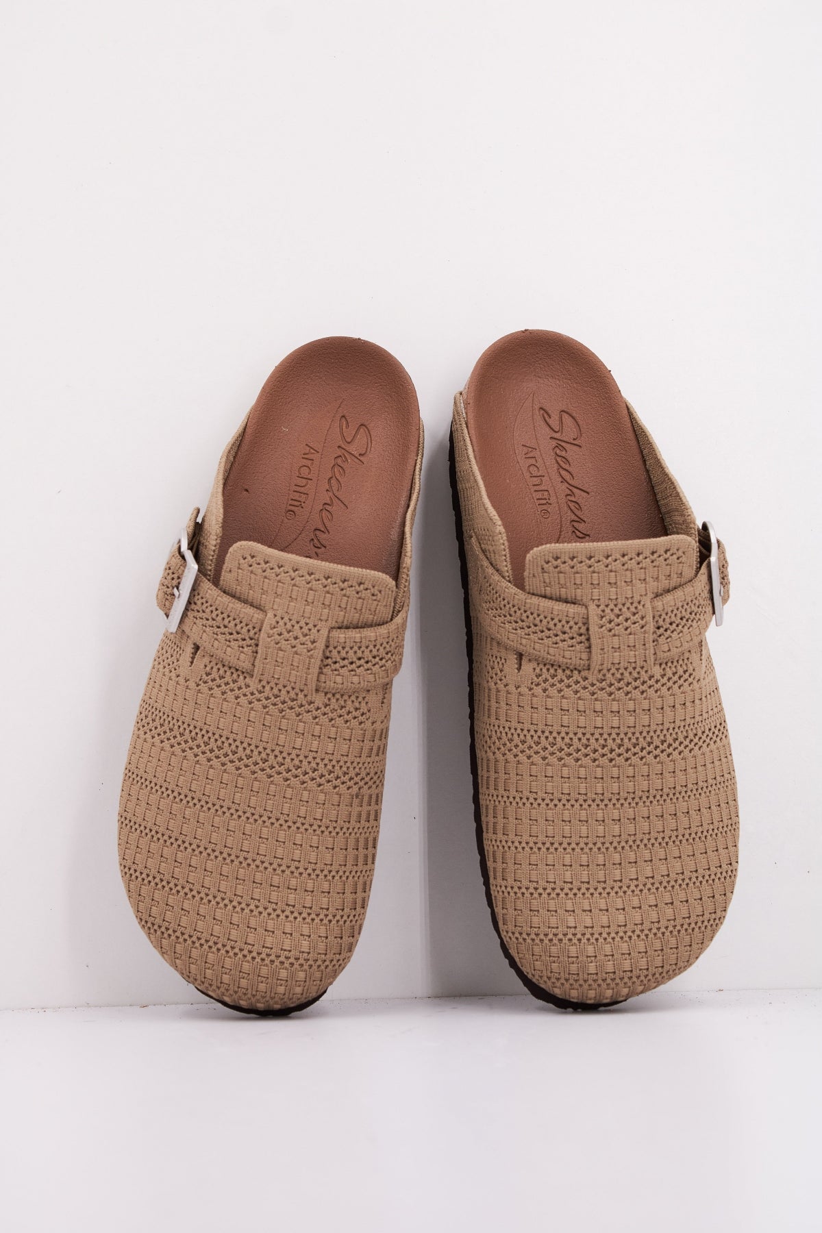 SKECHERS ARCH FIT GRANOLA en color MARRON  (3)