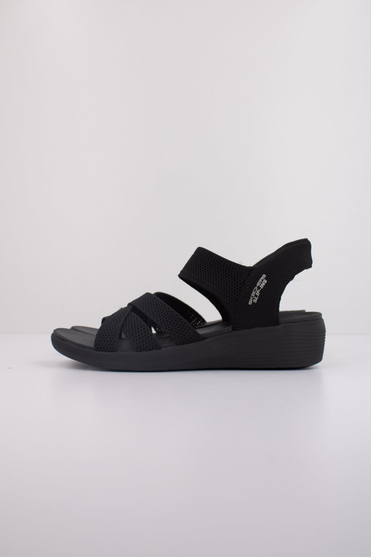 SKECHERS SLIP-INS ARYA en color NEGRO  (1)