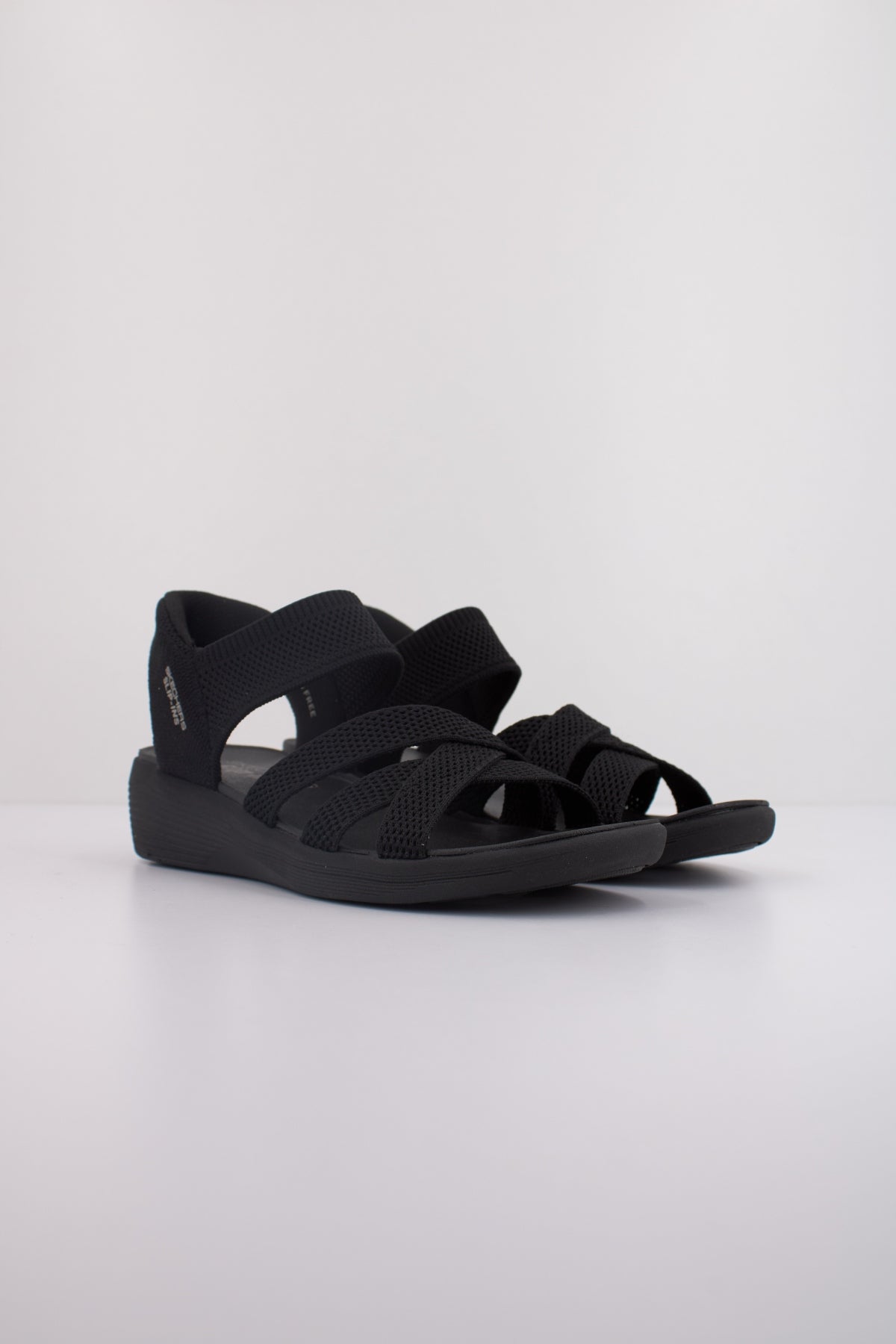 SKECHERS SLIP-INS ARYA en color NEGRO  (2)