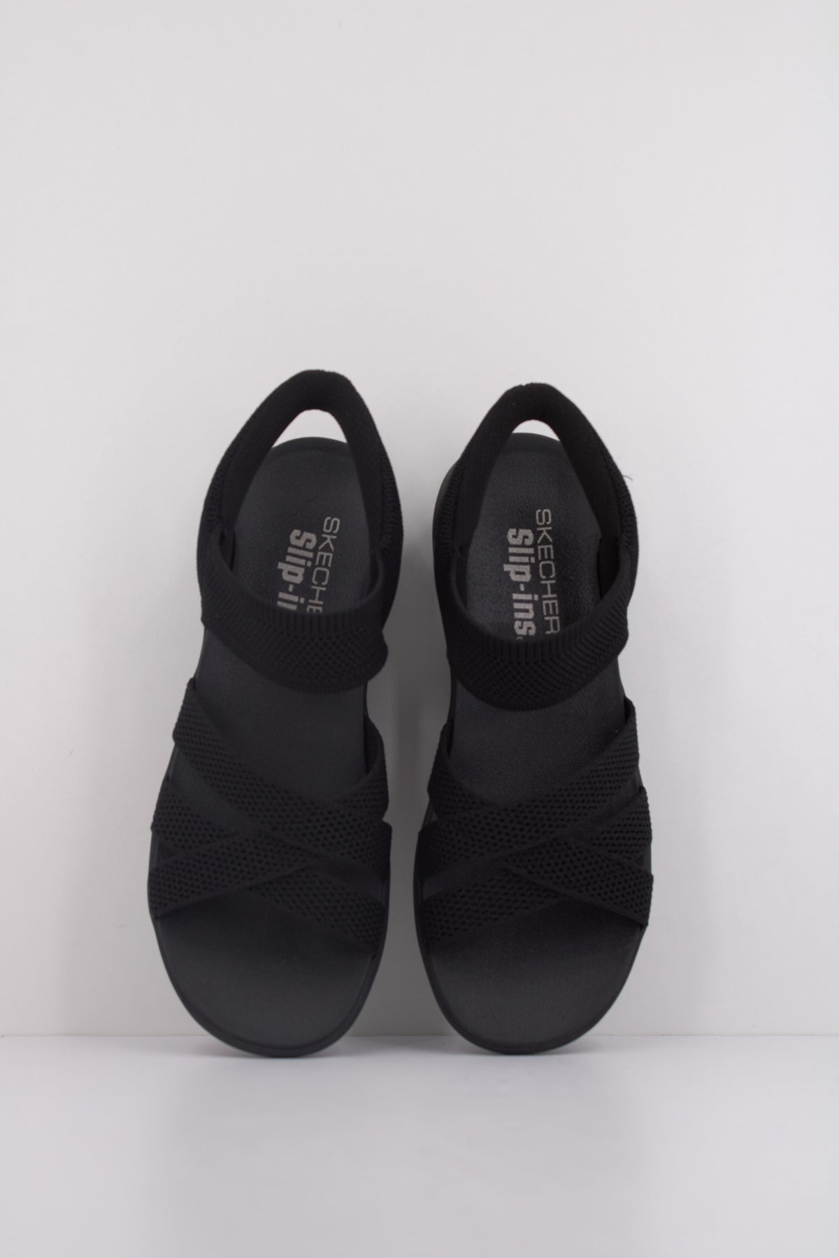 SKECHERS SLIP-INS ARYA en color NEGRO  (3)
