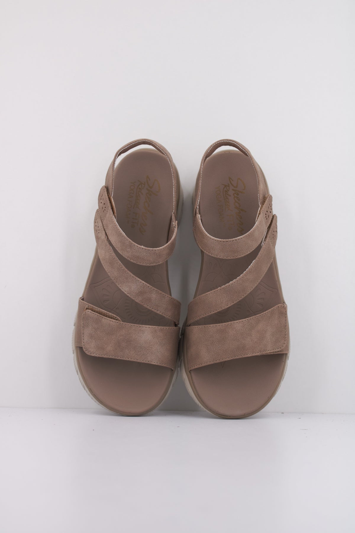 SKECHERS EASY GOING en color MARRON  (3)