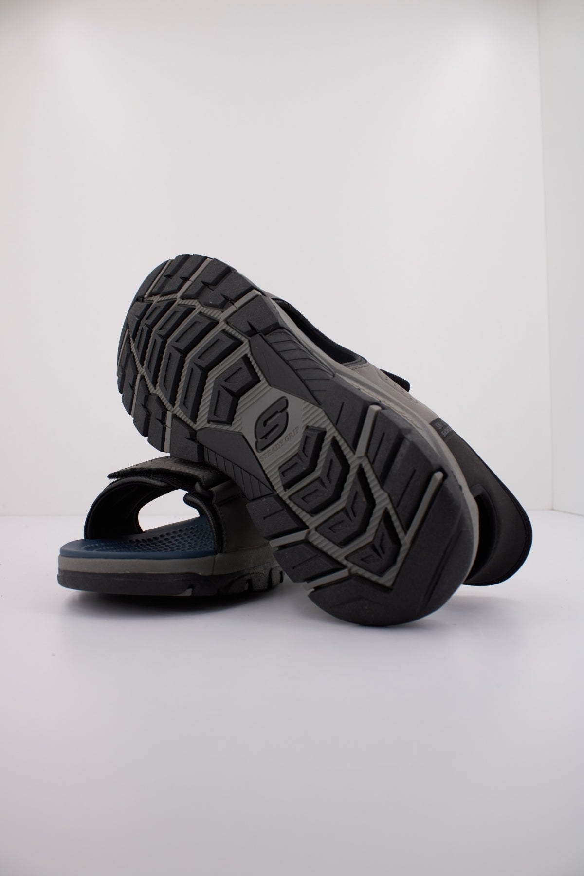 SKECHERS SLIP-INS TRESMEN-REECE  en color GRIS  (5)