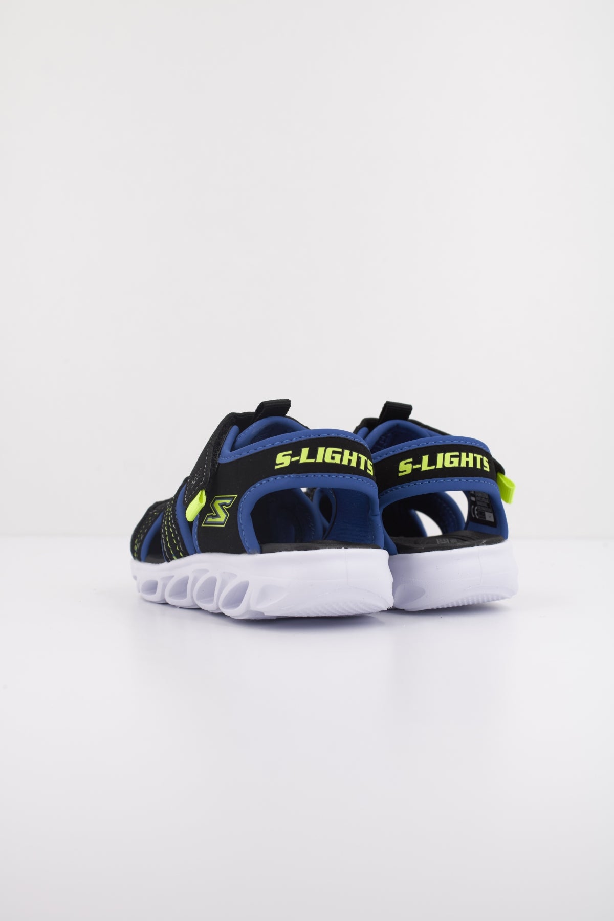 SKECHERS  HYPNO-SPLASH en color NEGRO  (4)