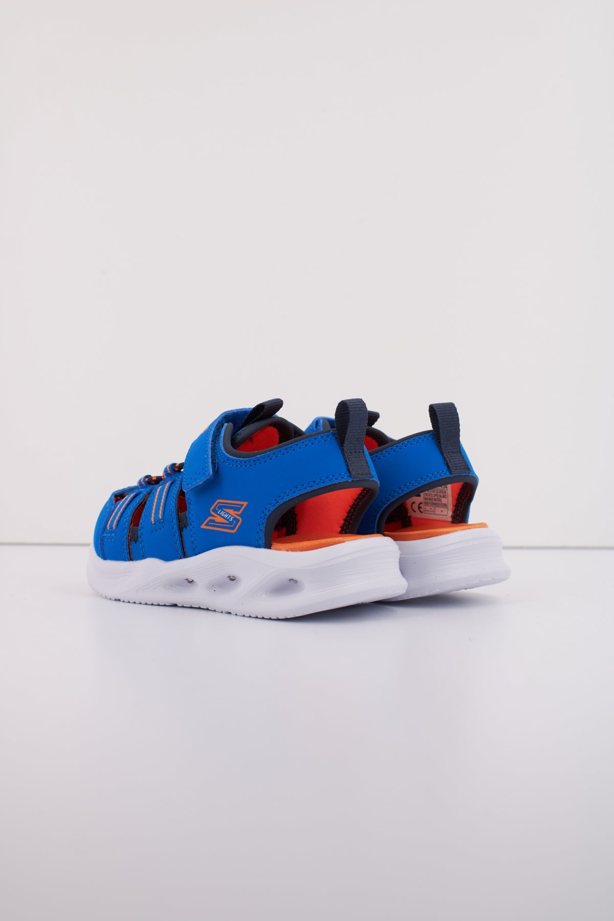SKECHERS HYPER COAST en color AZUL  (4)