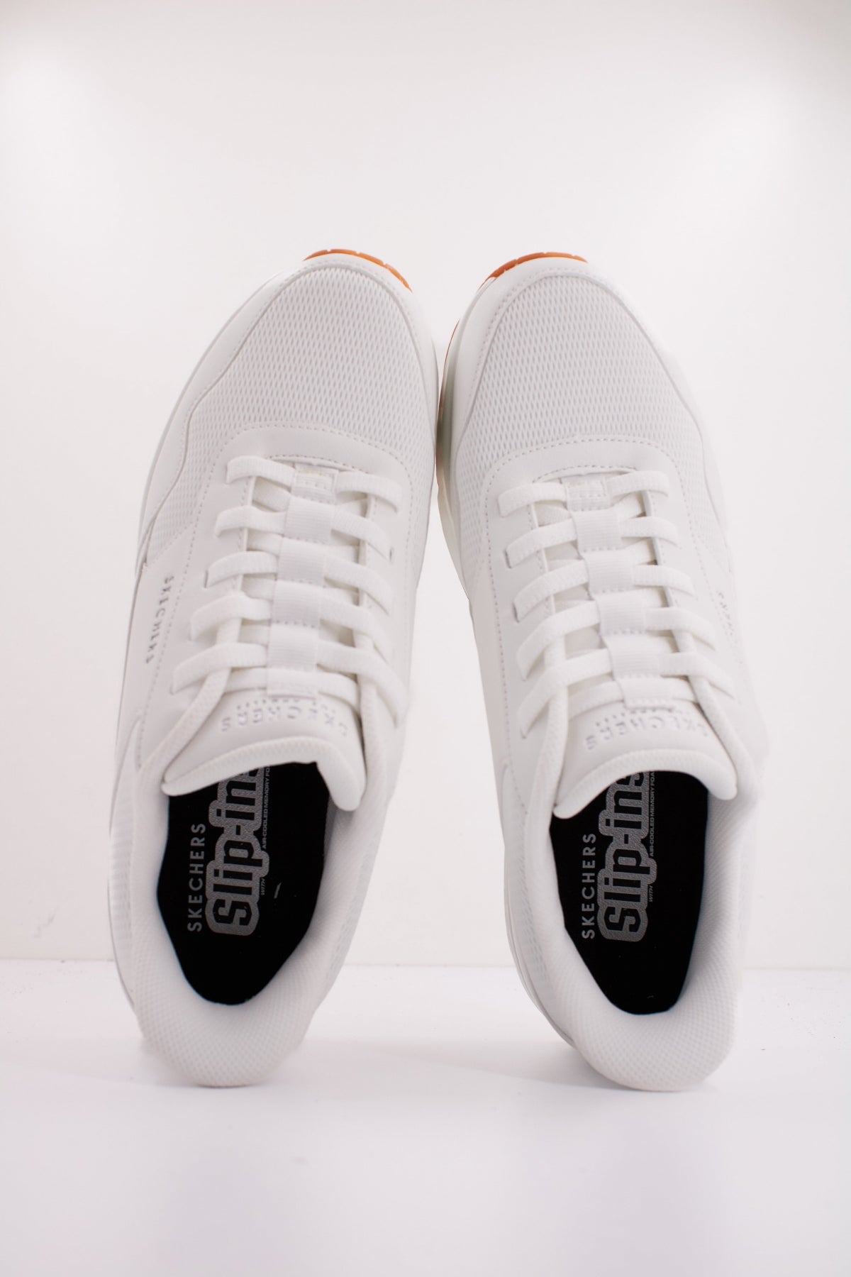 SKECHERS UNO - BANKSIA SLIP-INS en color BLANCO  (3)