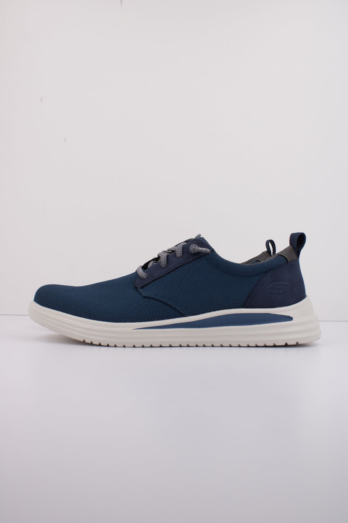SKECHERS PROVEN en color AZUL  (1)