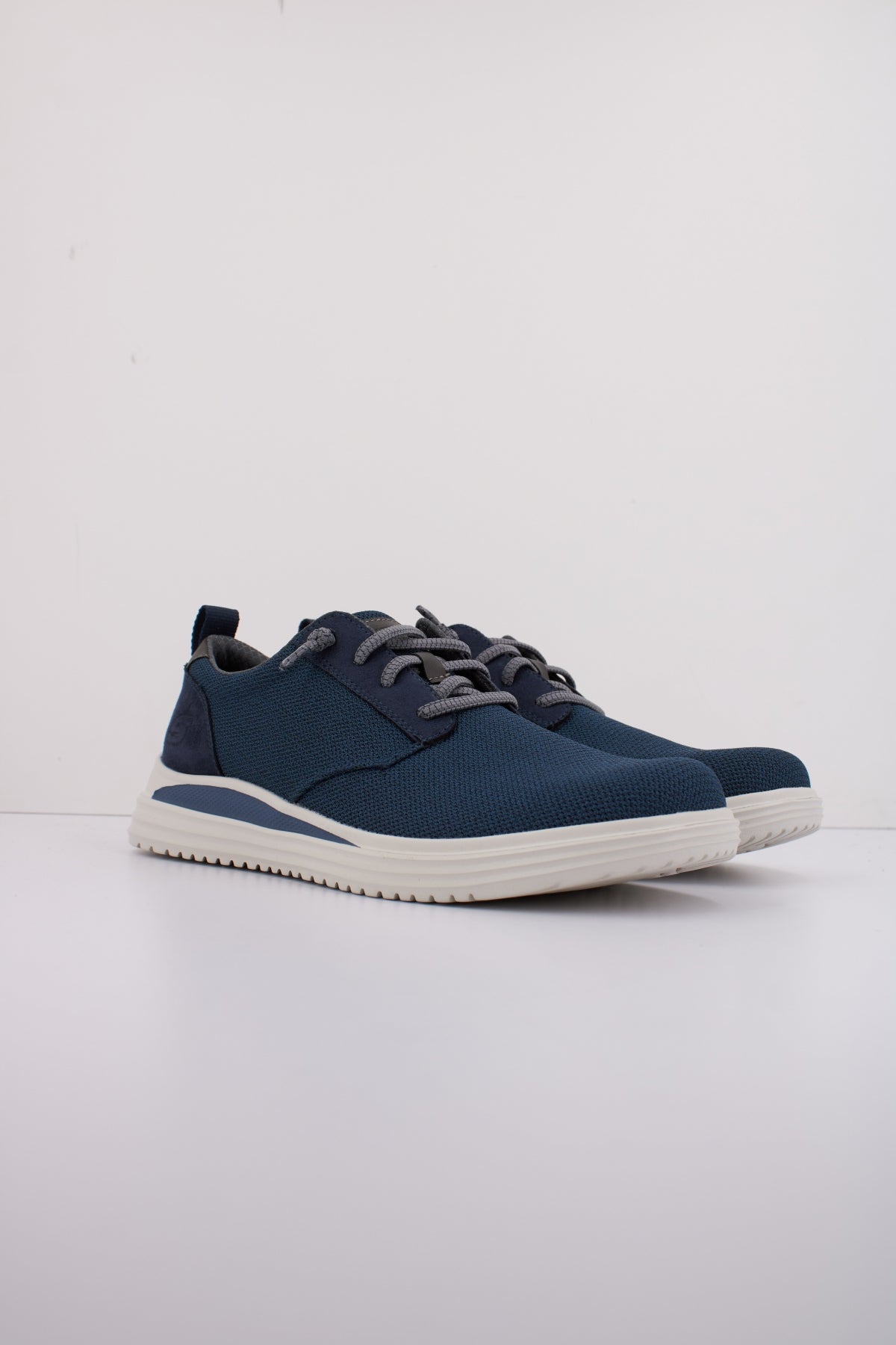 SKECHERS PROVEN en color AZUL  (2)