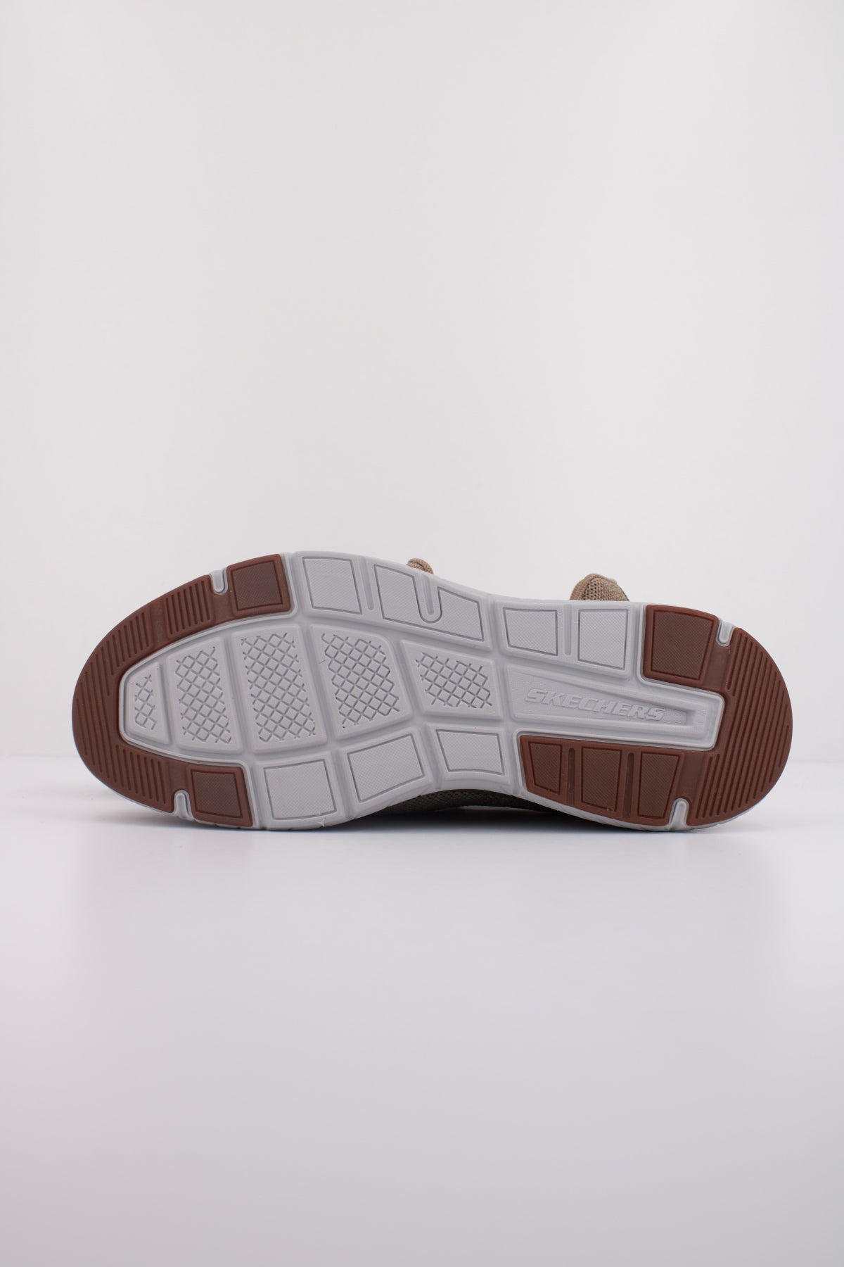 SKECHERS  ARCH FIT CROSSER  en color MARRON  (5)