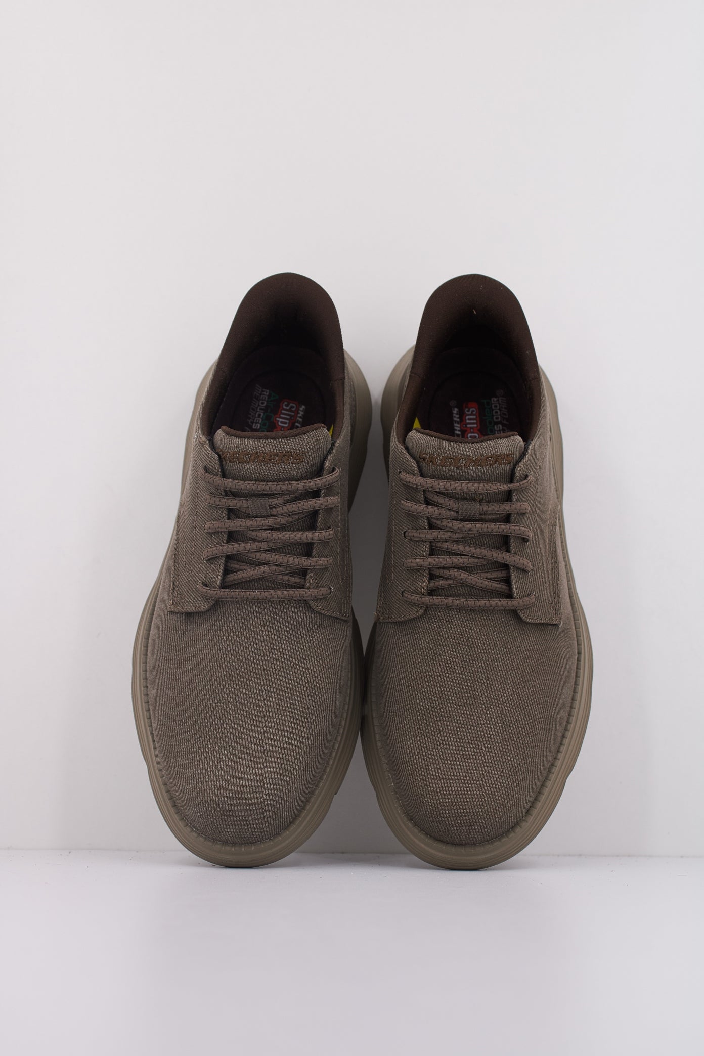 SKECHERS GARZA S SLIP-INS en color MARRON  (3)