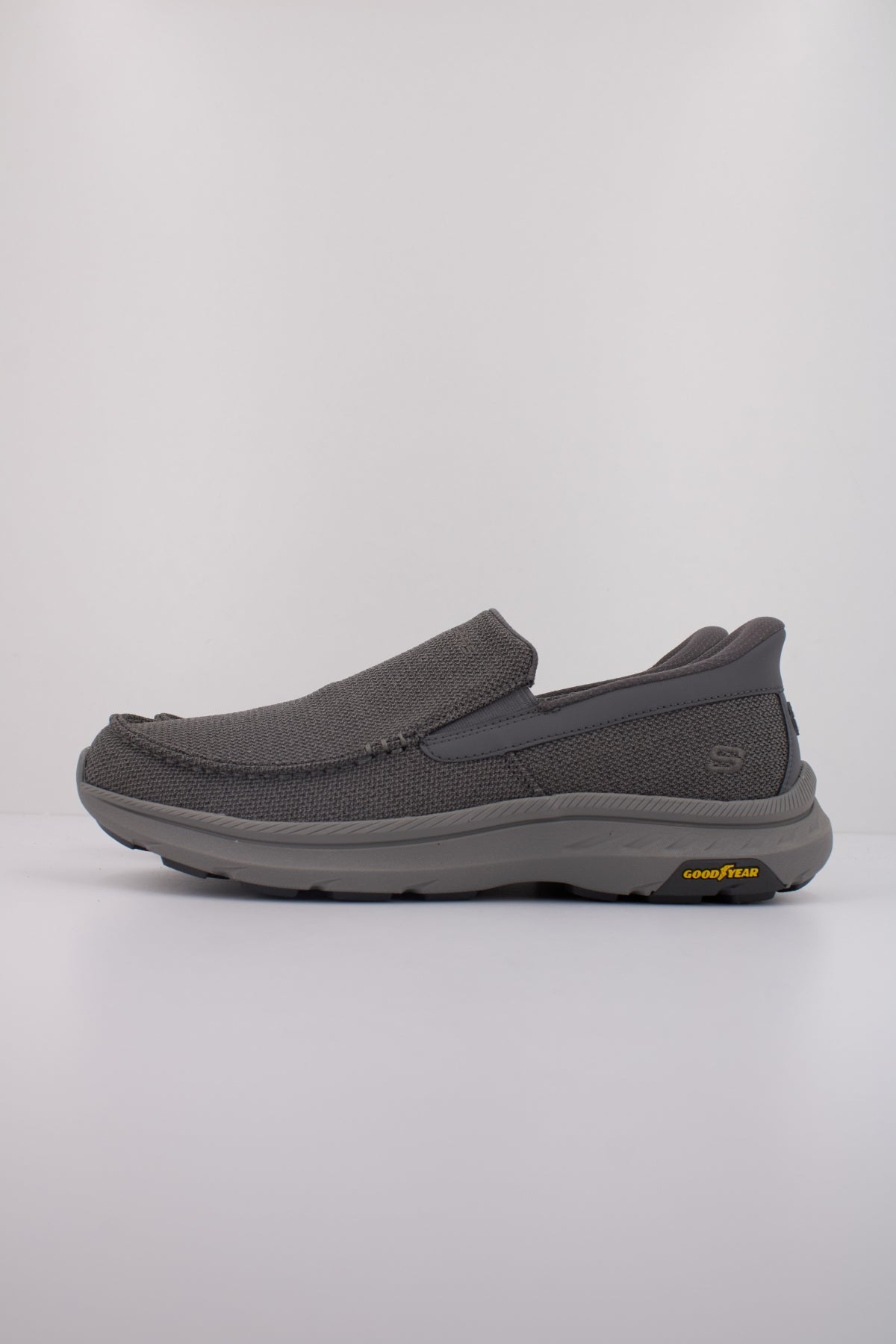 SKECHERS G POLLARD en color GRIS  (1)