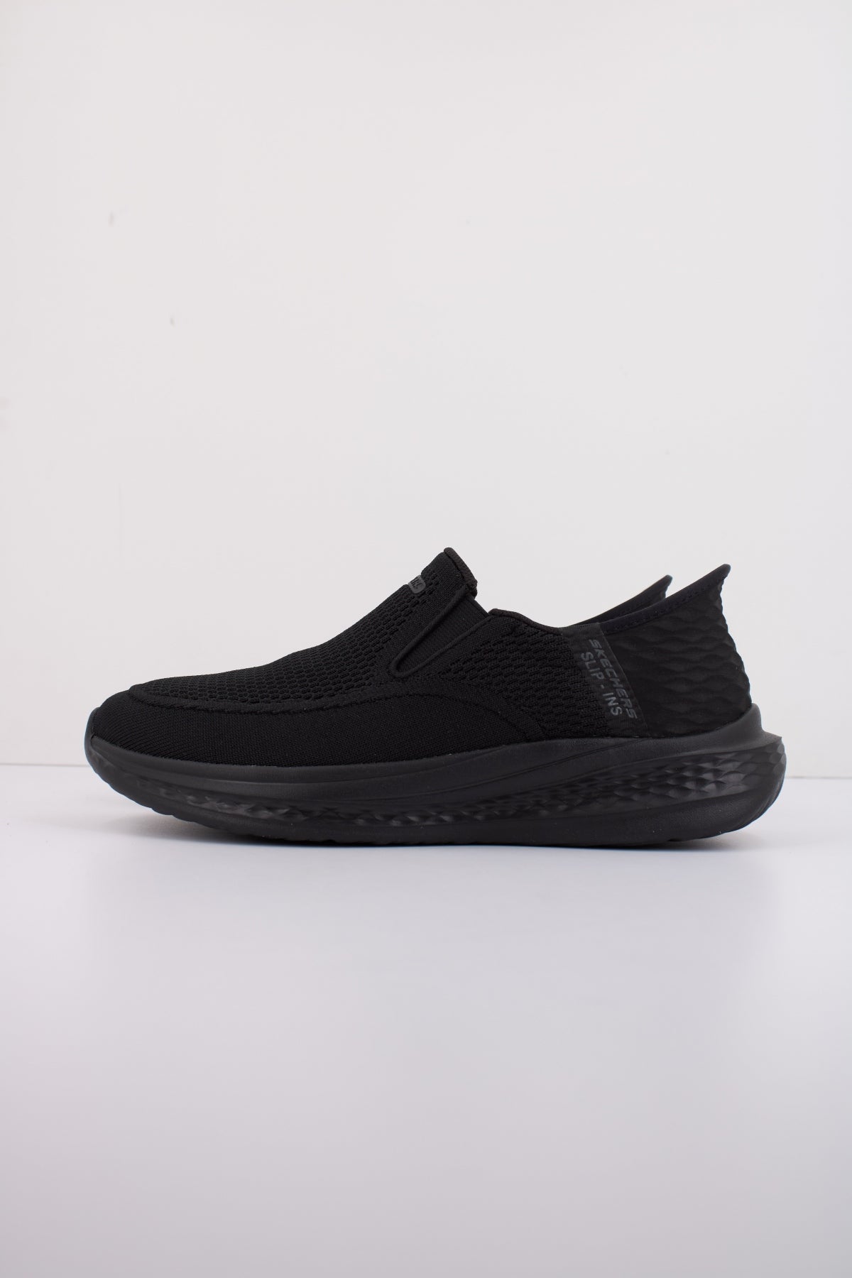 SKECHERS SLIP-INS SLADE en color NEGRO  (1)