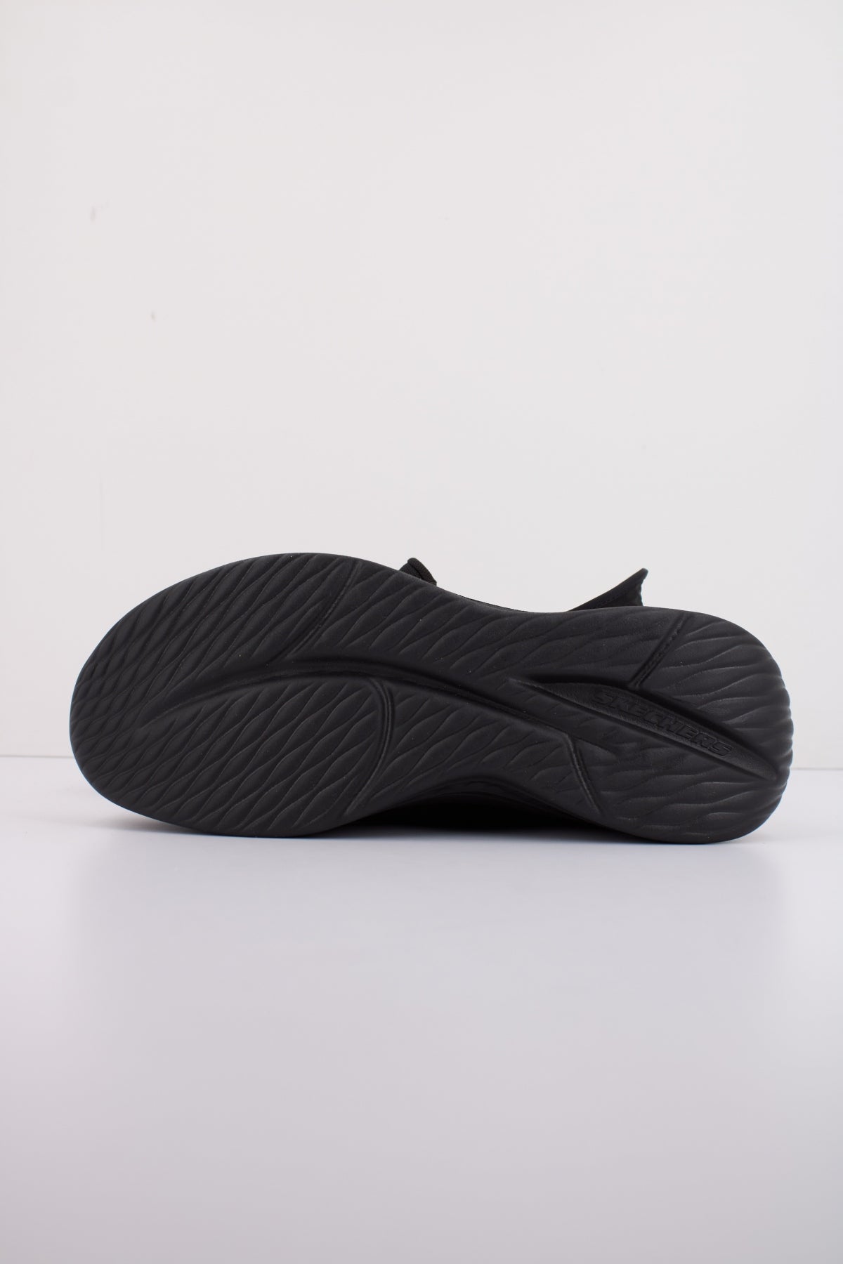 SKECHERS SLIP-INS SLADE en color NEGRO  (5)