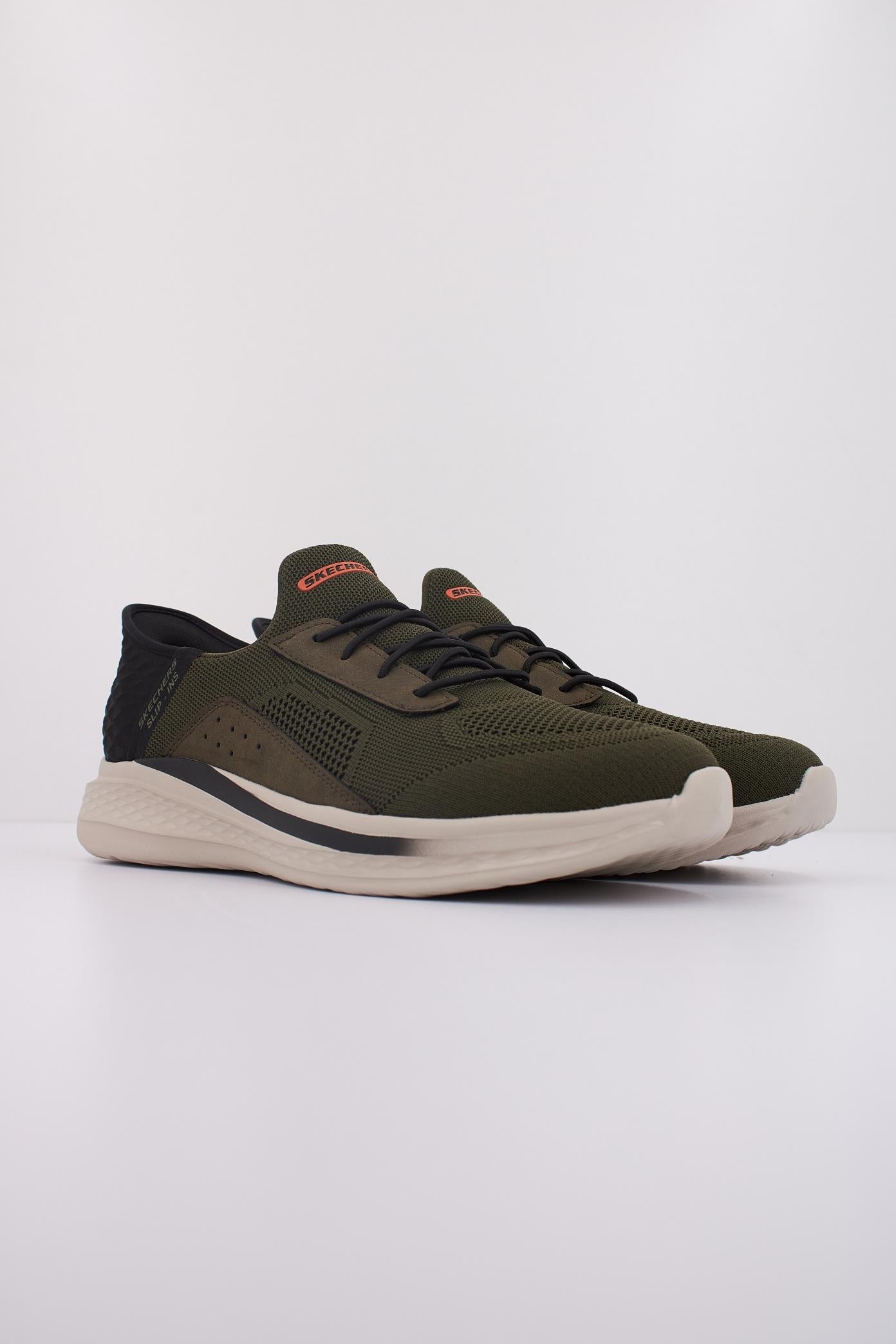 SKECHERS SLIP-INS S SLADE en color VERDE  (2)