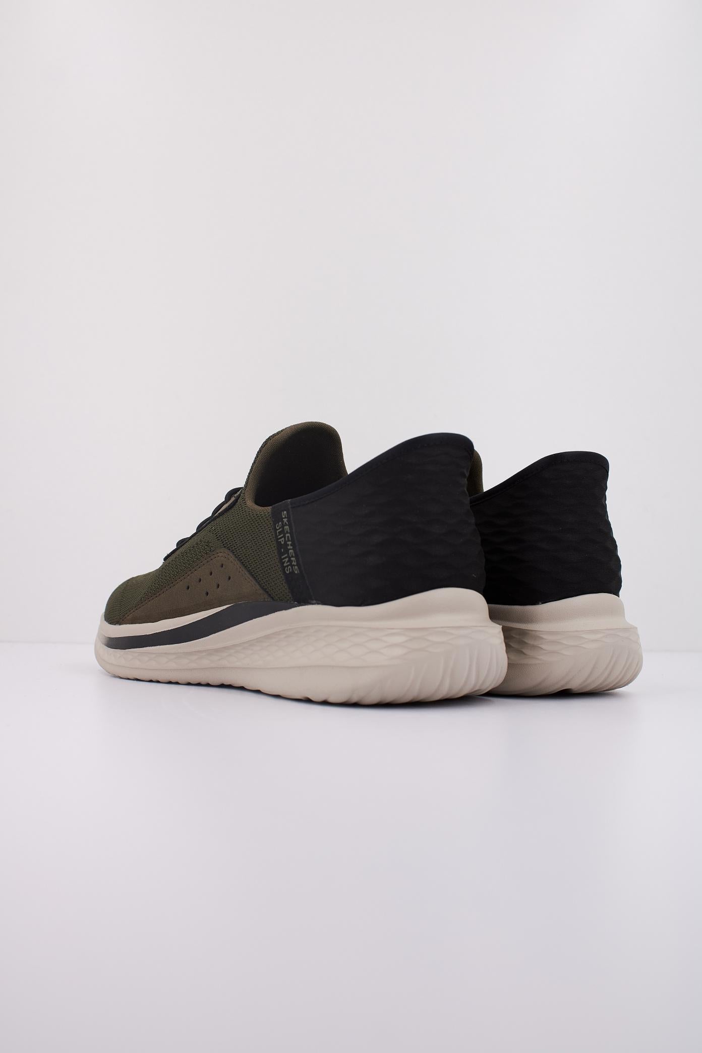 SKECHERS SLIP-INS S SLADE en color VERDE  (4)