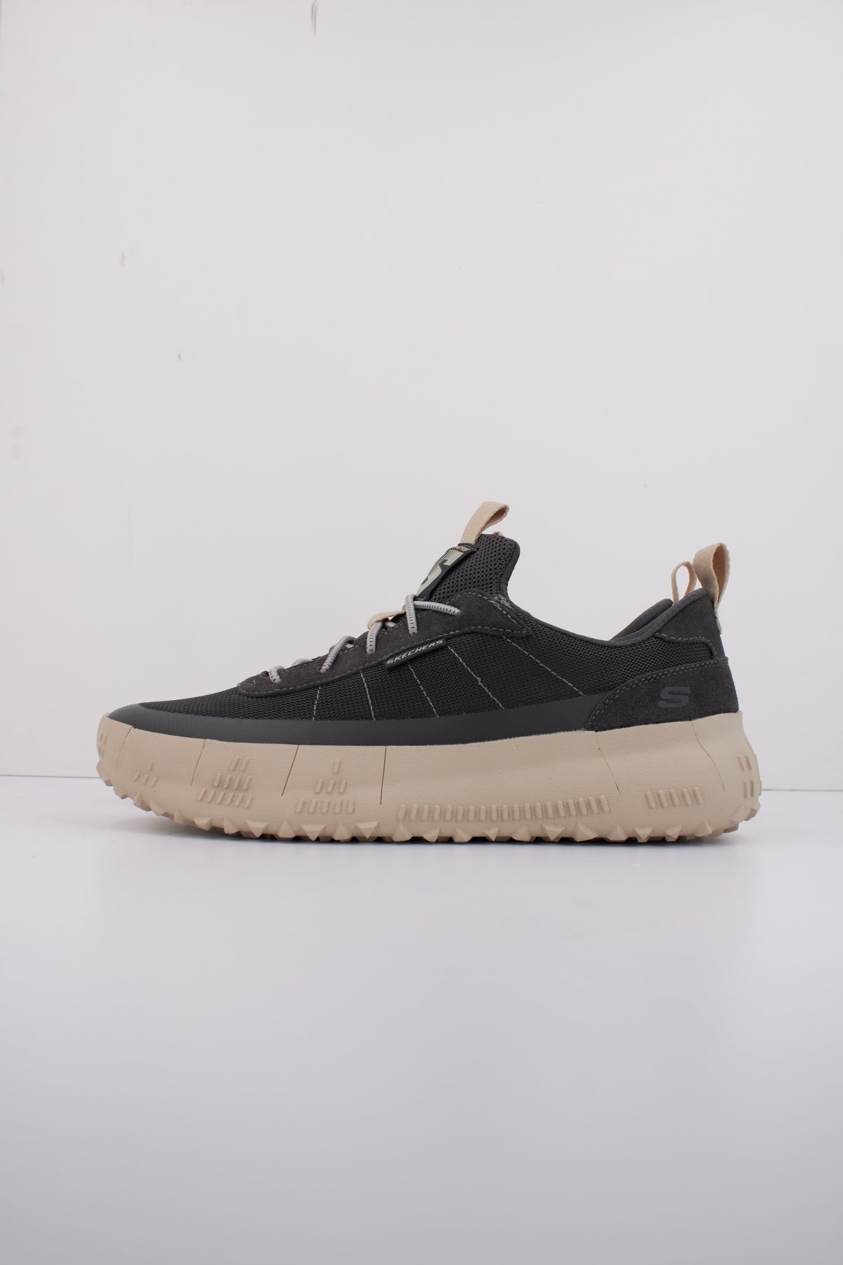 SKECHERS REVO en color GRIS  (1)