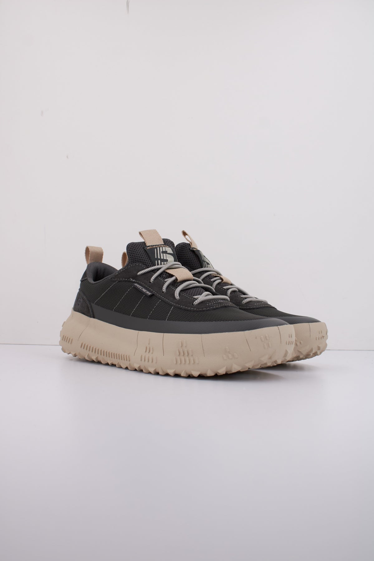SKECHERS REVO en color GRIS  (2)