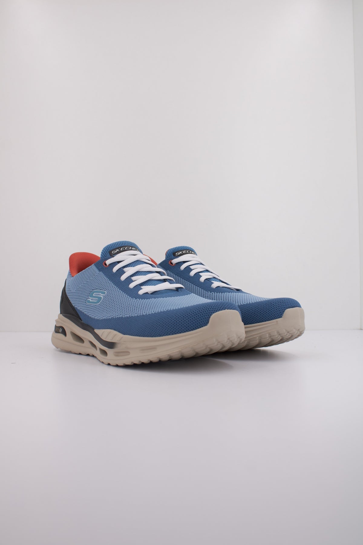 SKECHERS ARCH FIT ORVAN en color AZUL  (2)