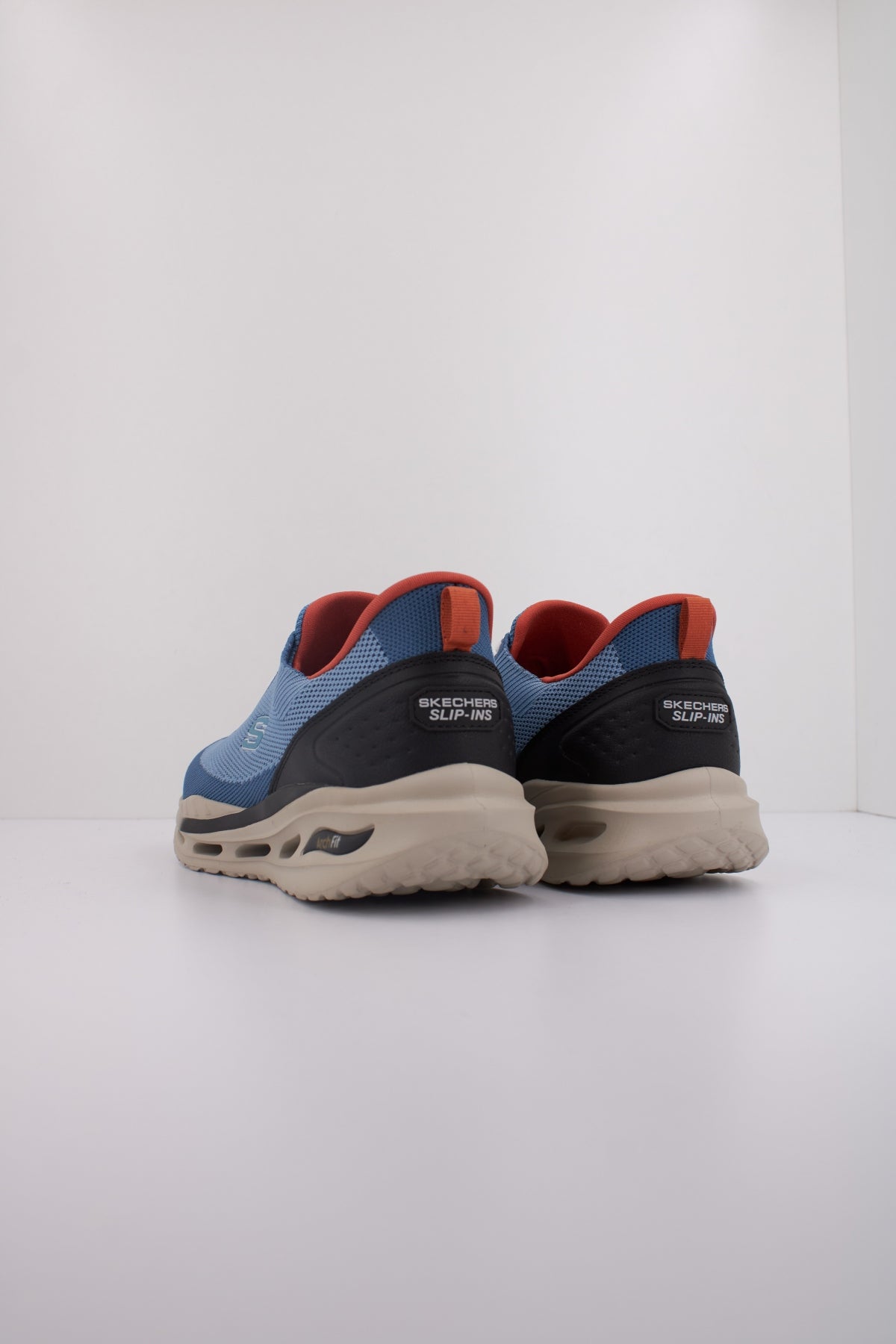 SKECHERS ARCH FIT ORVAN en color AZUL  (4)