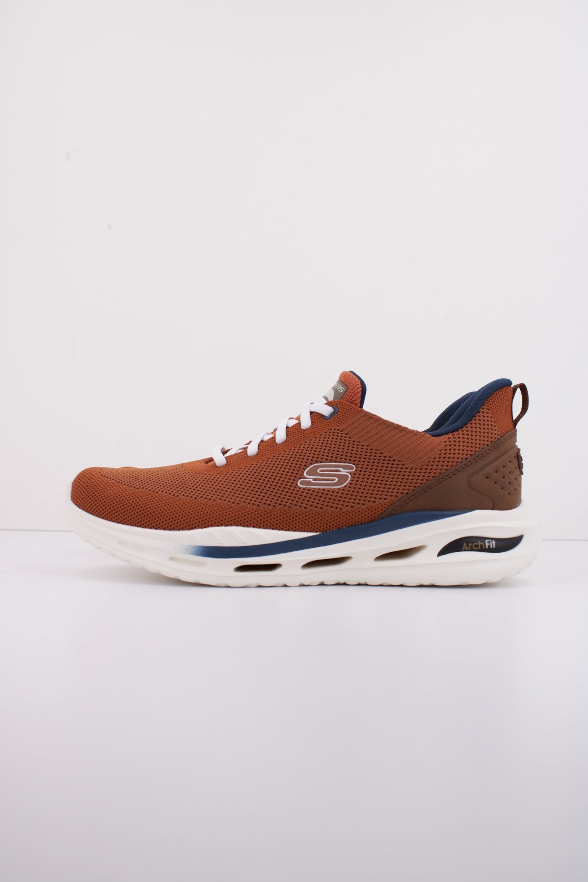 SKECHERS ARCH FIT ORVAN SLIP-INS en color MARRON  (1)