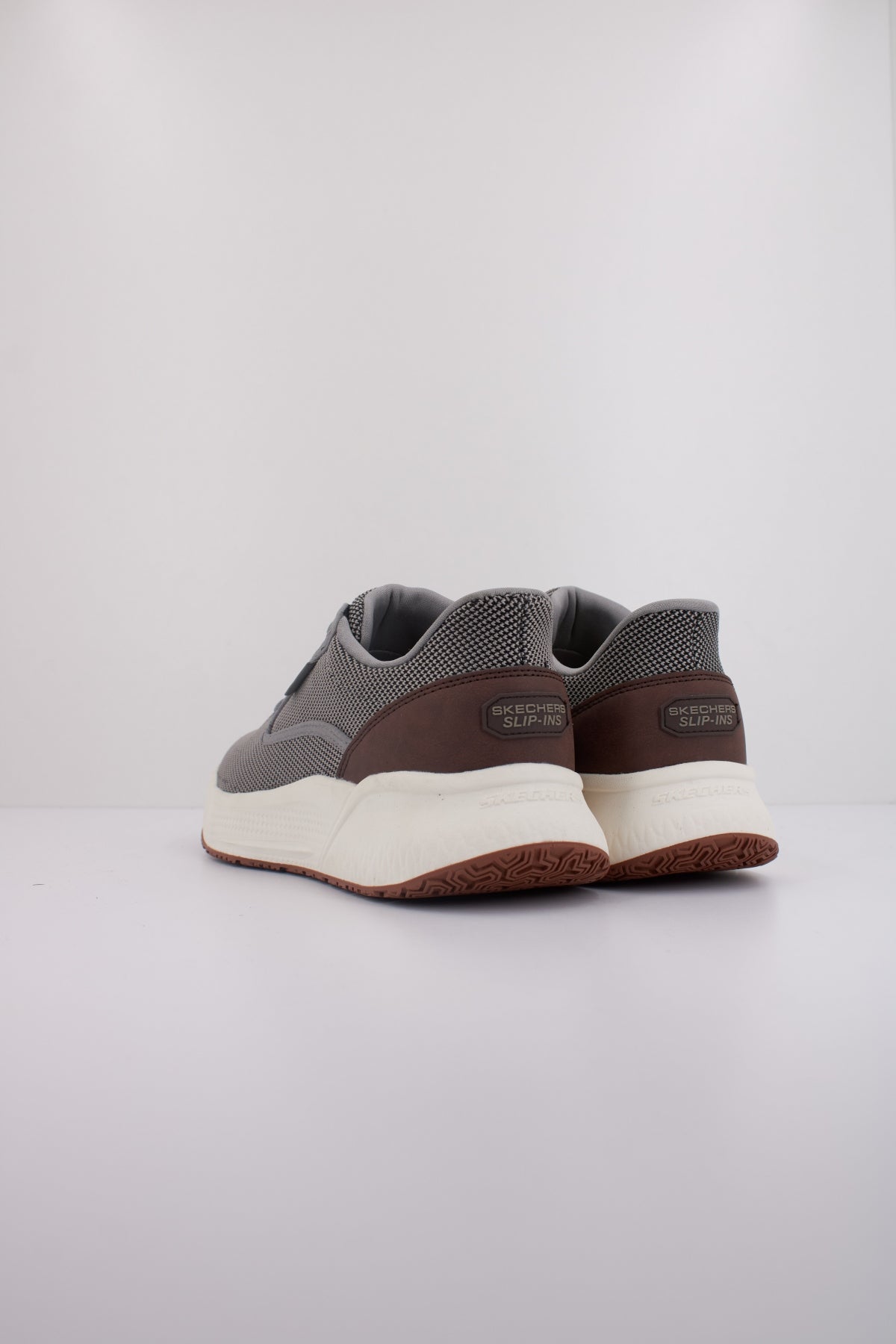 SKECHERS SLIP-INS CYRUS SHAW en color GRIS  (4)