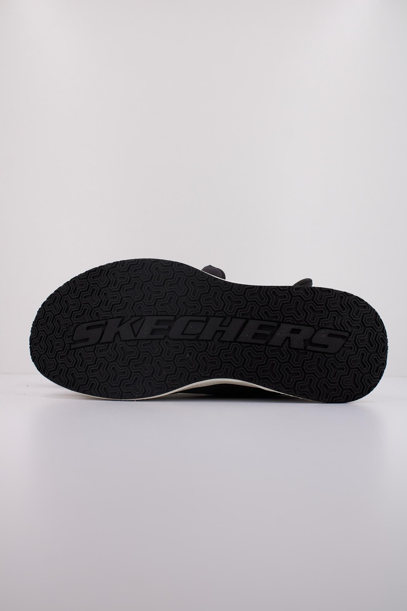 SKECHERS CYRUS SLIP-INS en color NEGRO  (4)