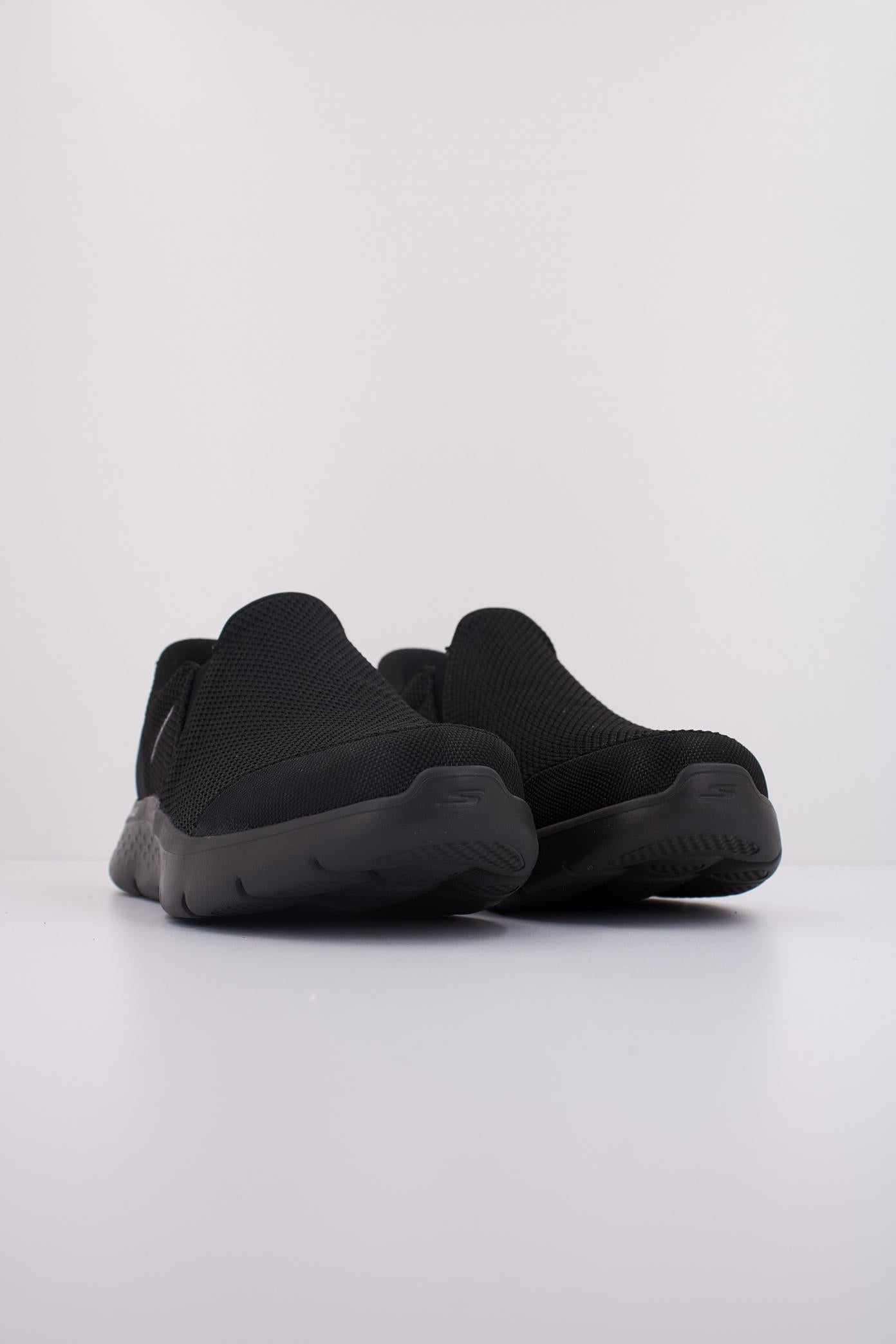 SKECHERS GO WALK FLEX en color NEGRO  (2)