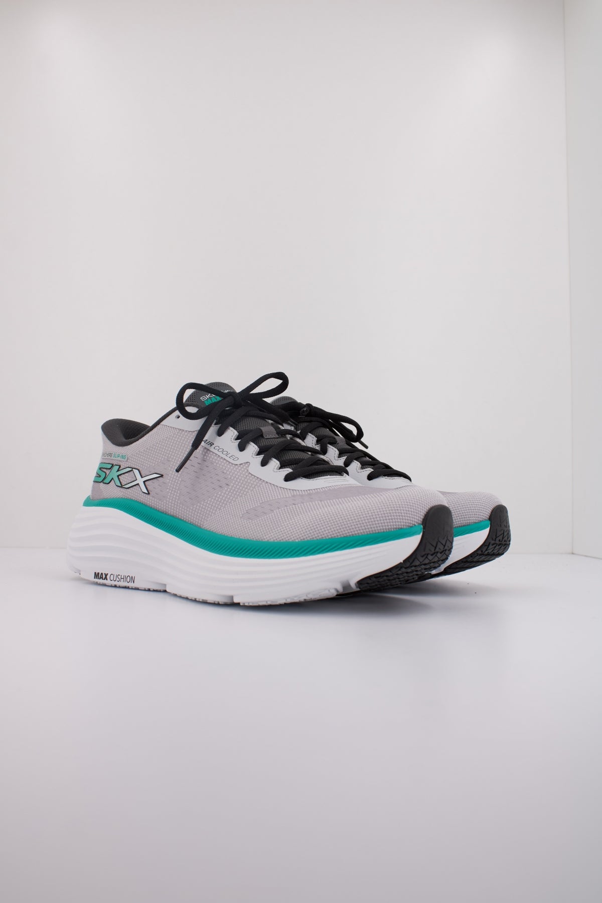 SKECHERS MAX CUSHIONING END en color GRIS  (2)