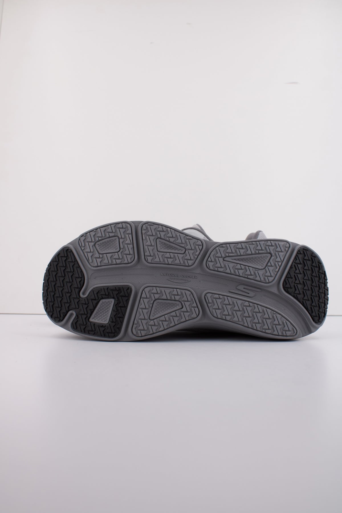 SKECHERS MAX CUSHIONING END en color GRIS  (5)