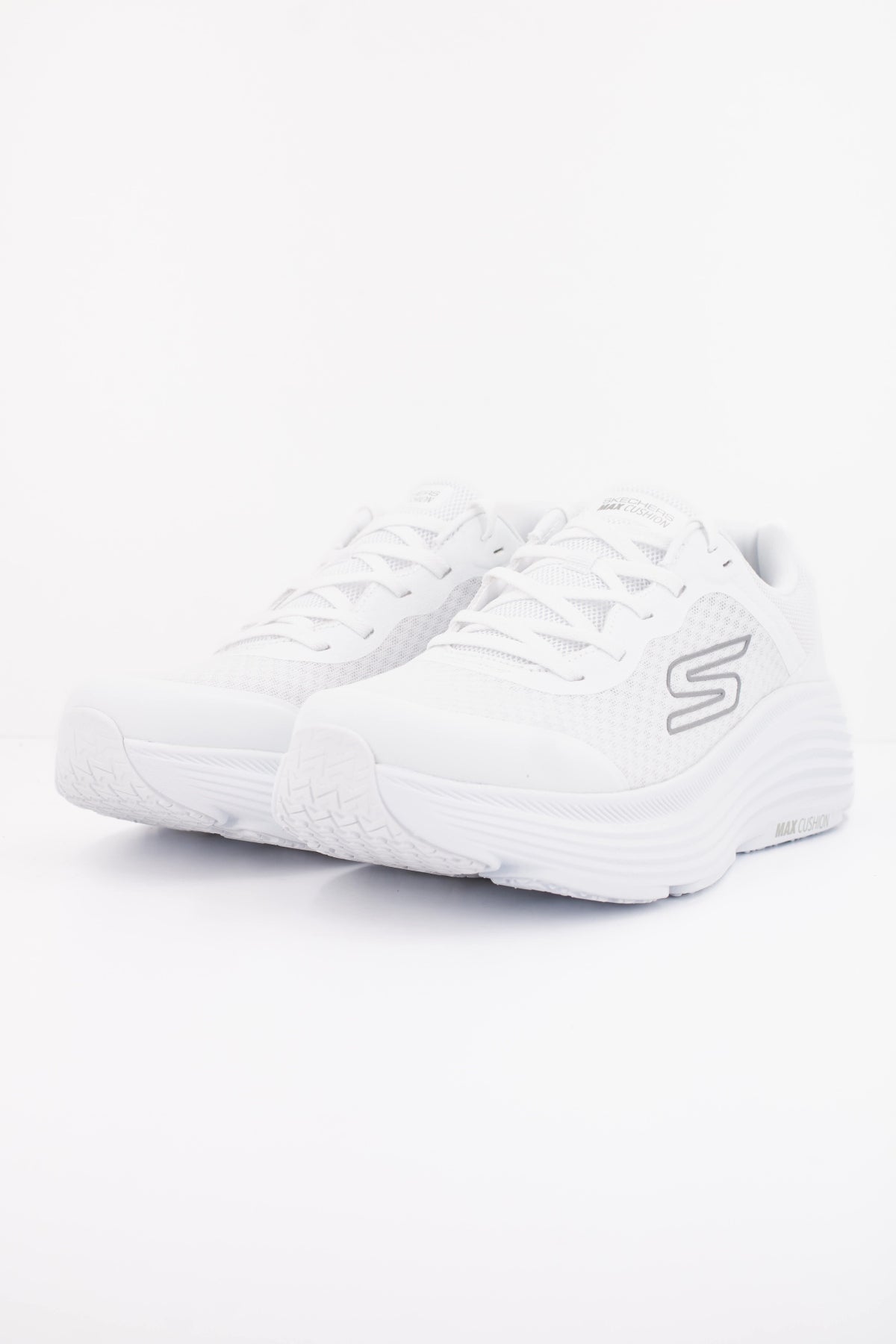 SKECHERS MAX CUSHIONING ENDEAVOUR en color BLANCO  (2)