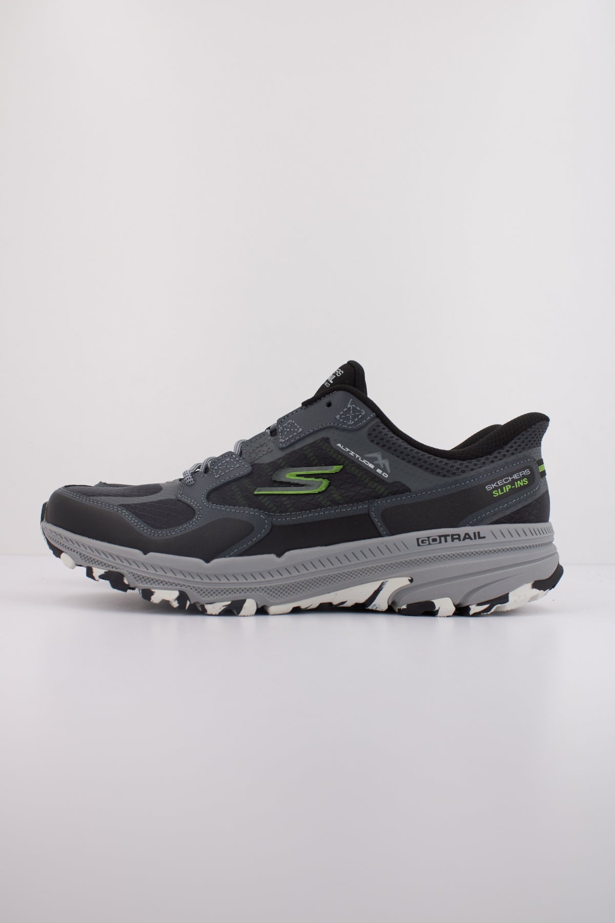 SKECHERS GO RUN TRAIL . en color GRIS  (1)