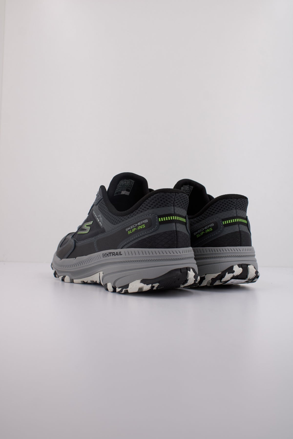 SKECHERS GO RUN TRAIL . en color GRIS  (4)