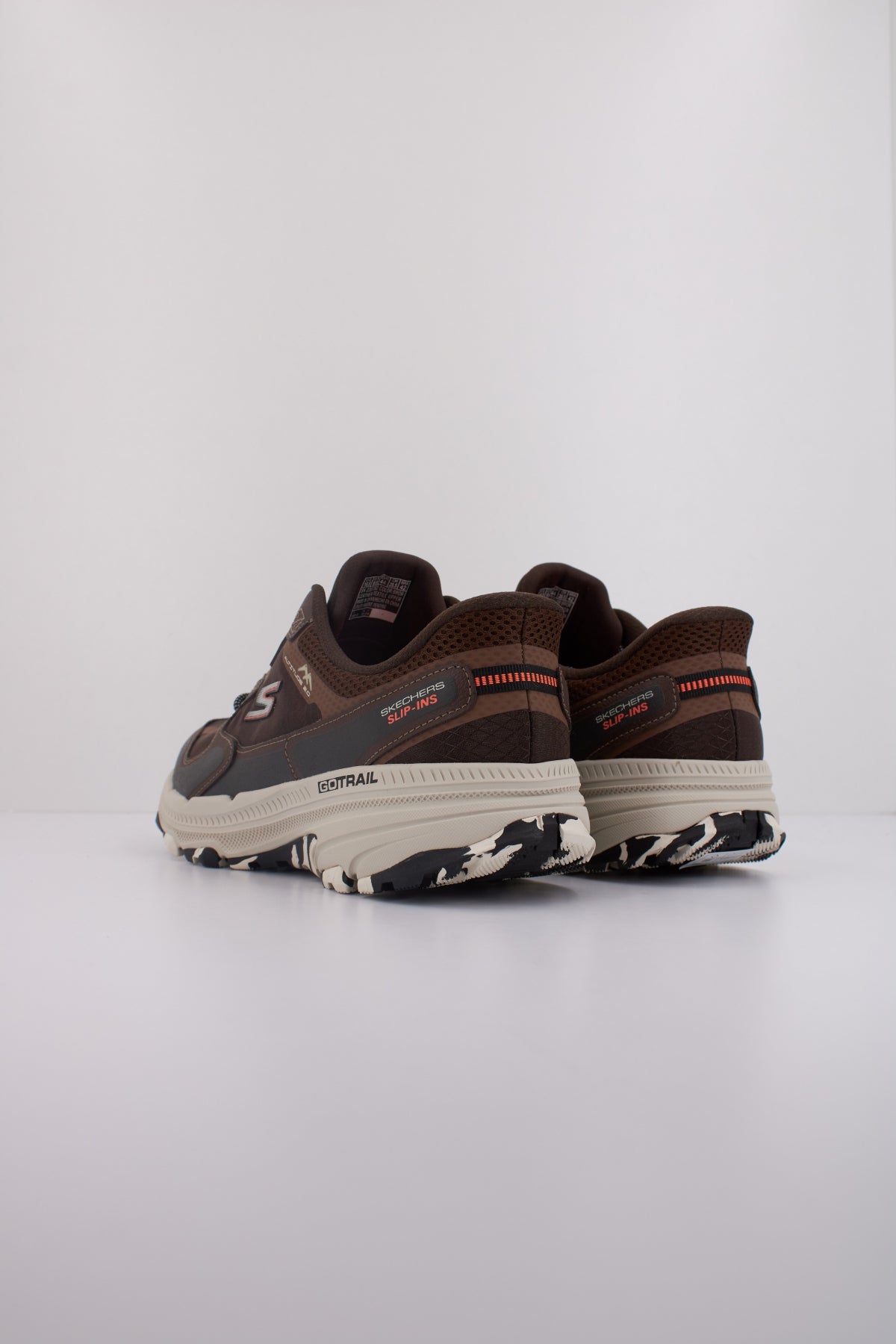 SKECHERS GO RUN TRAIL . en color MARRON  (4)