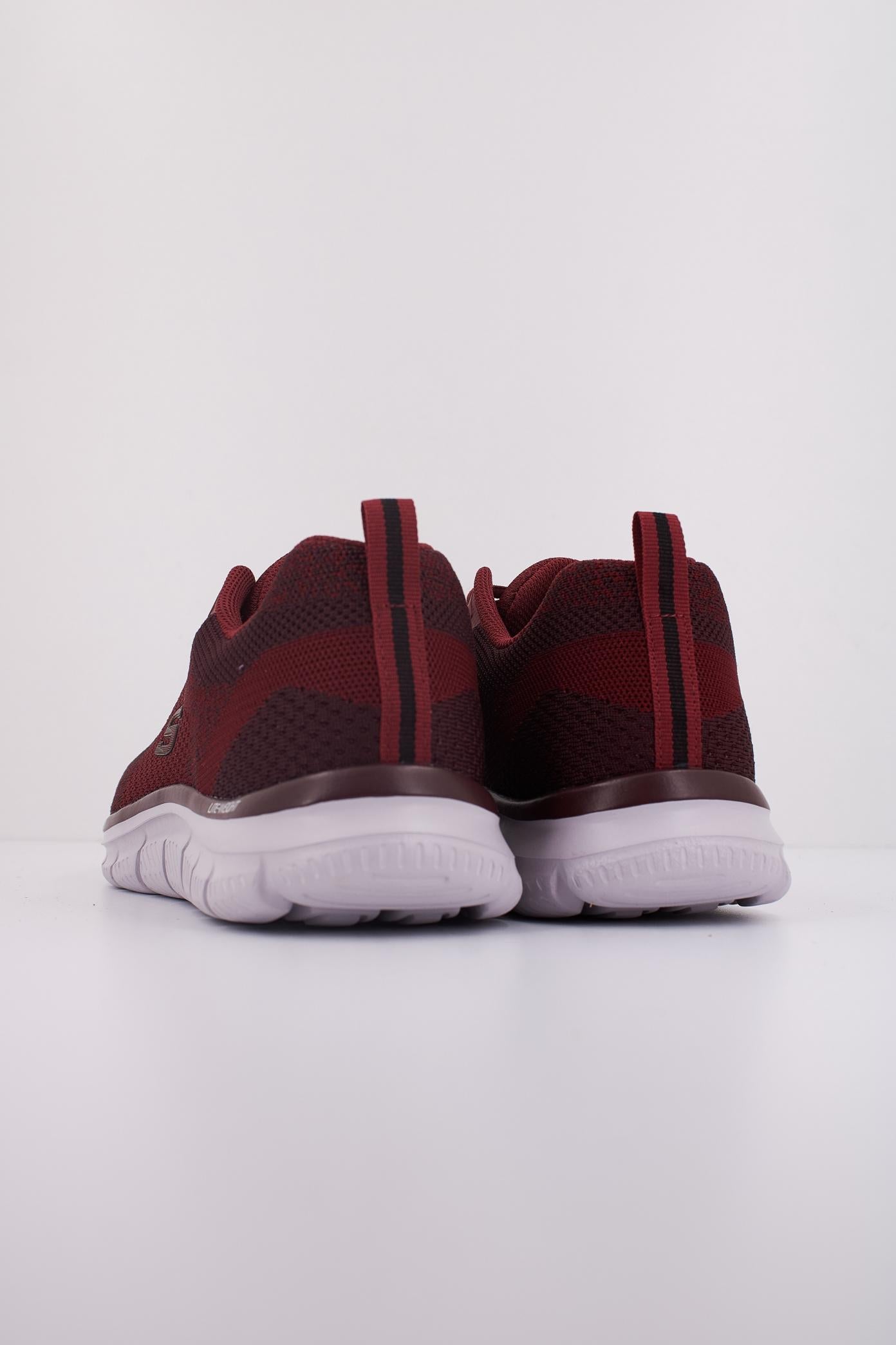 SKECHERS TRACK en color BURDEOS  (4)