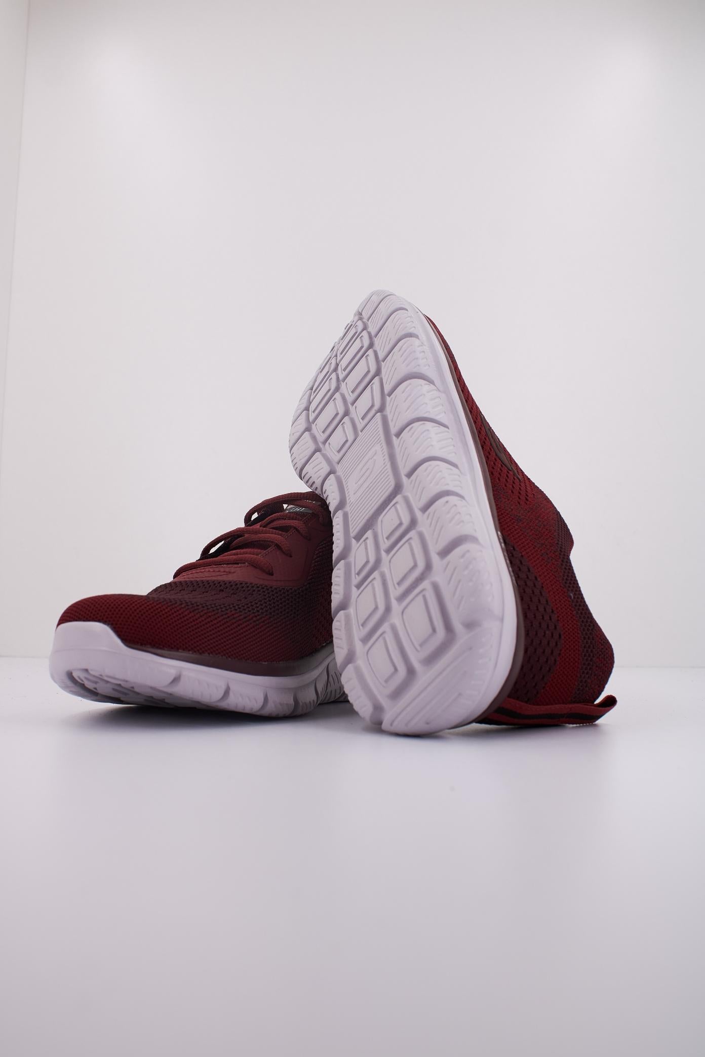 SKECHERS TRACK en color BURDEOS  (5)