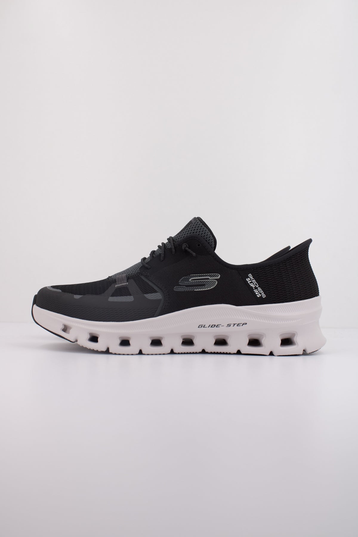 SKECHERS  GLIDE STEP PRO  en color NEGRO  (1)
