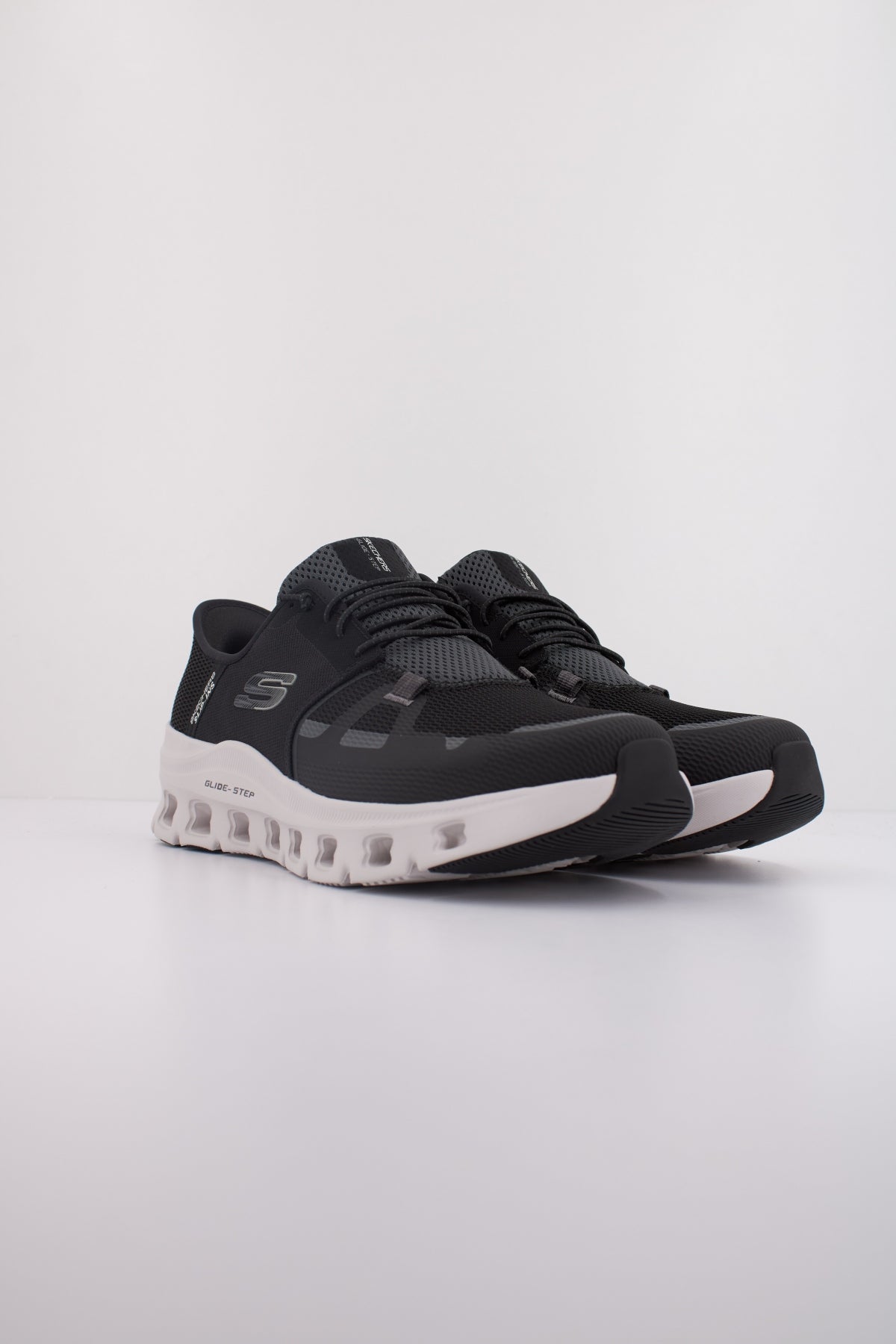SKECHERS  GLIDE STEP PRO  en color NEGRO  (2)