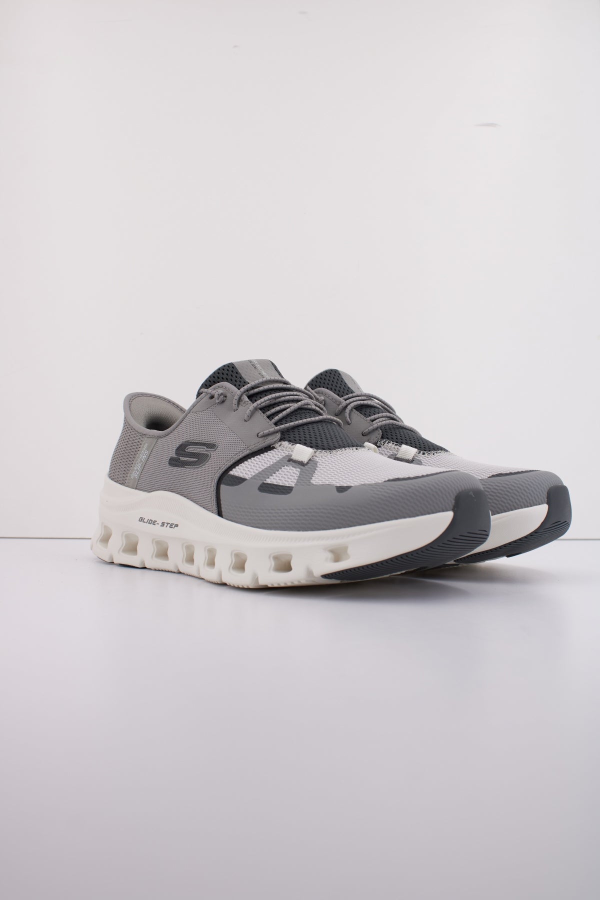 SKECHERS  GLIDE STEP PRO  en color GRIS  (2)