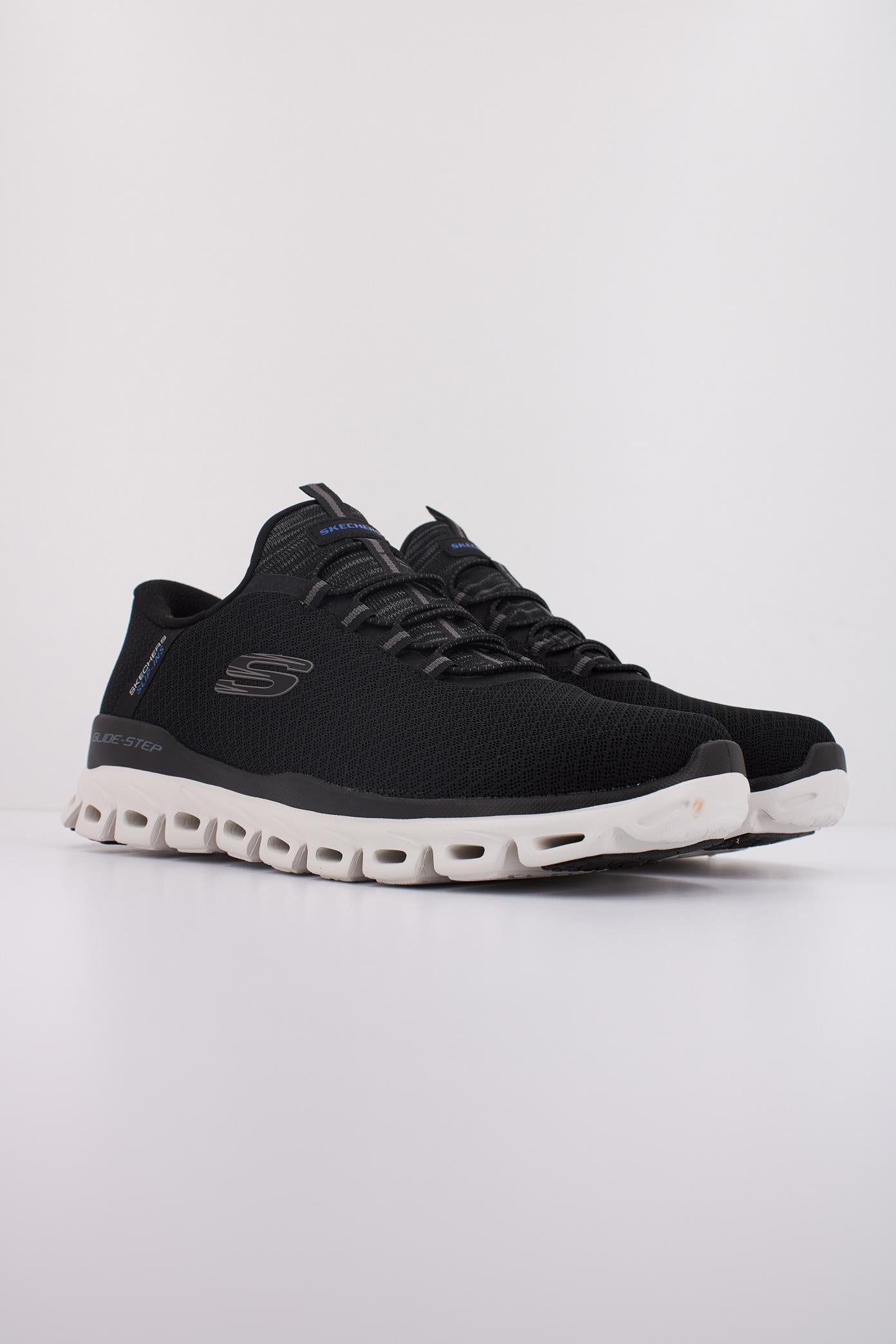SKECHERS SLIP-INS S SUMMITS en color NEGRO  (2)