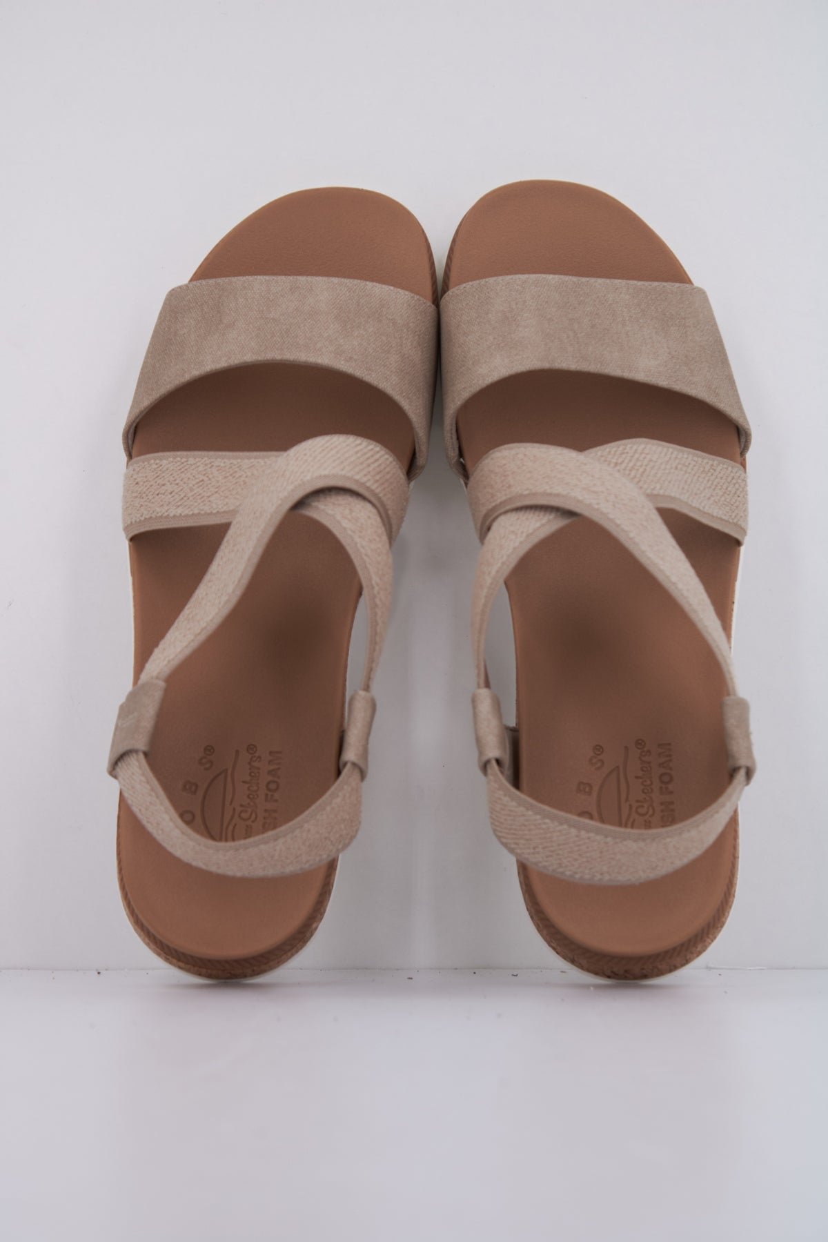 SKECHERS  DESERT KISS LOW  en color MARRON CLARO  (3)
