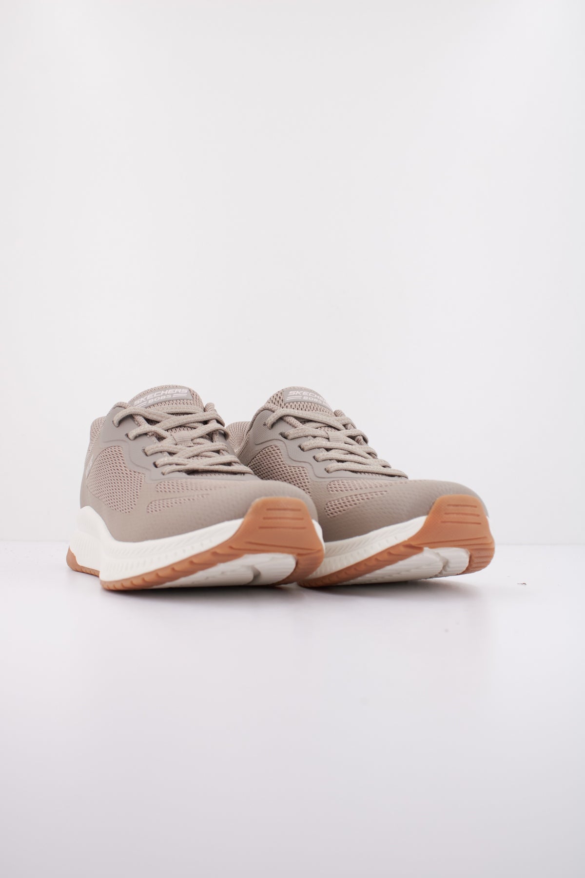 SKECHERS BOBS SQUAD  STAPLE LOOK en color MARRON CLARO  (2)