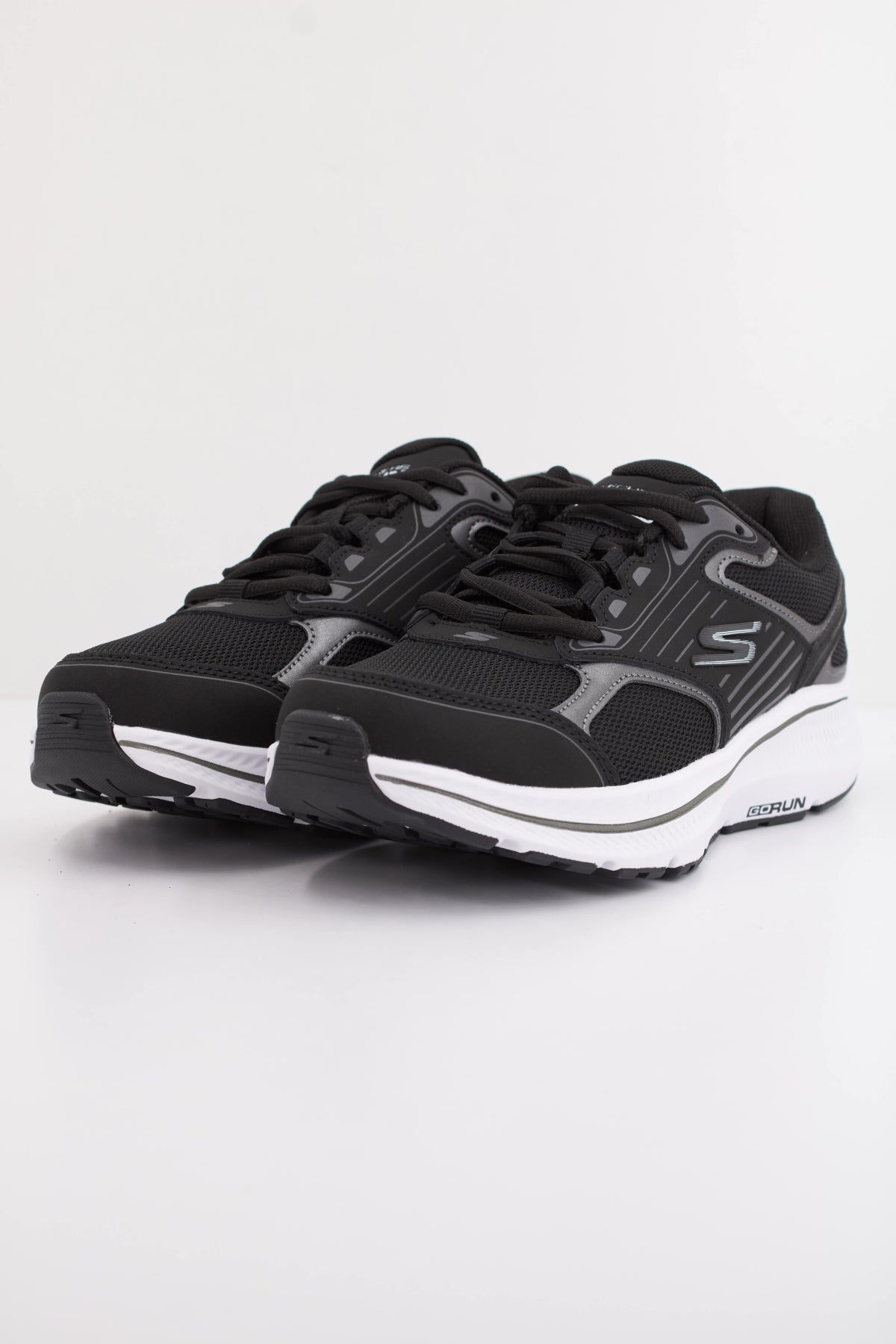 SKECHERS RUN CONSISTENT . ADVA en color NEGRO  (2)