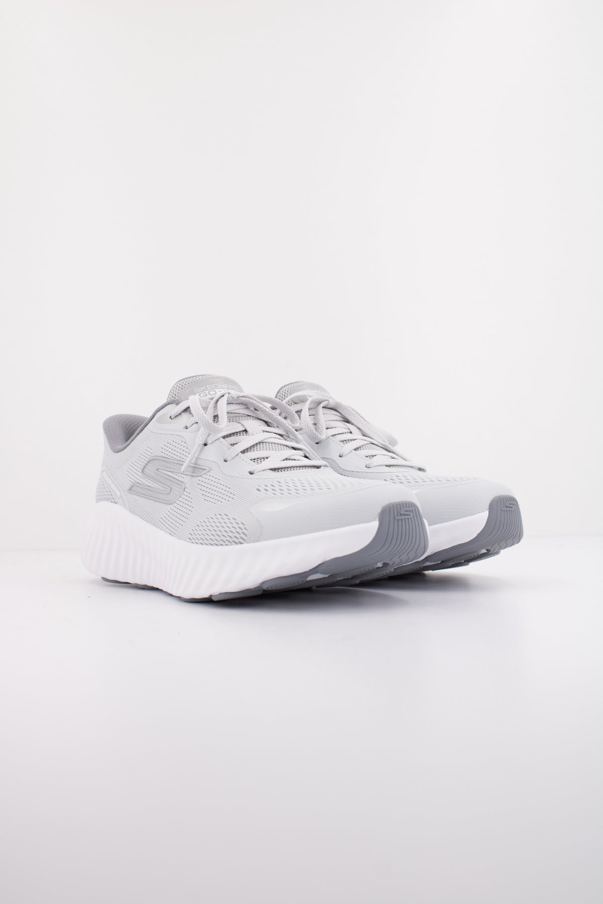 SKECHERS GO RUN NOW REGENT en color GRIS  (2)