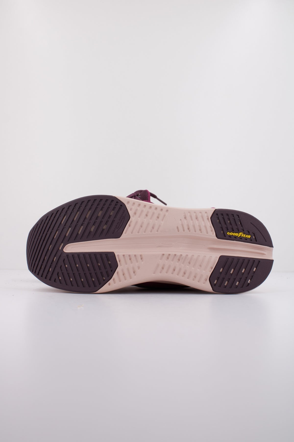 SKECHERS MAX CUSHIONING GLIDE STEP en color BURDEOS  (5)